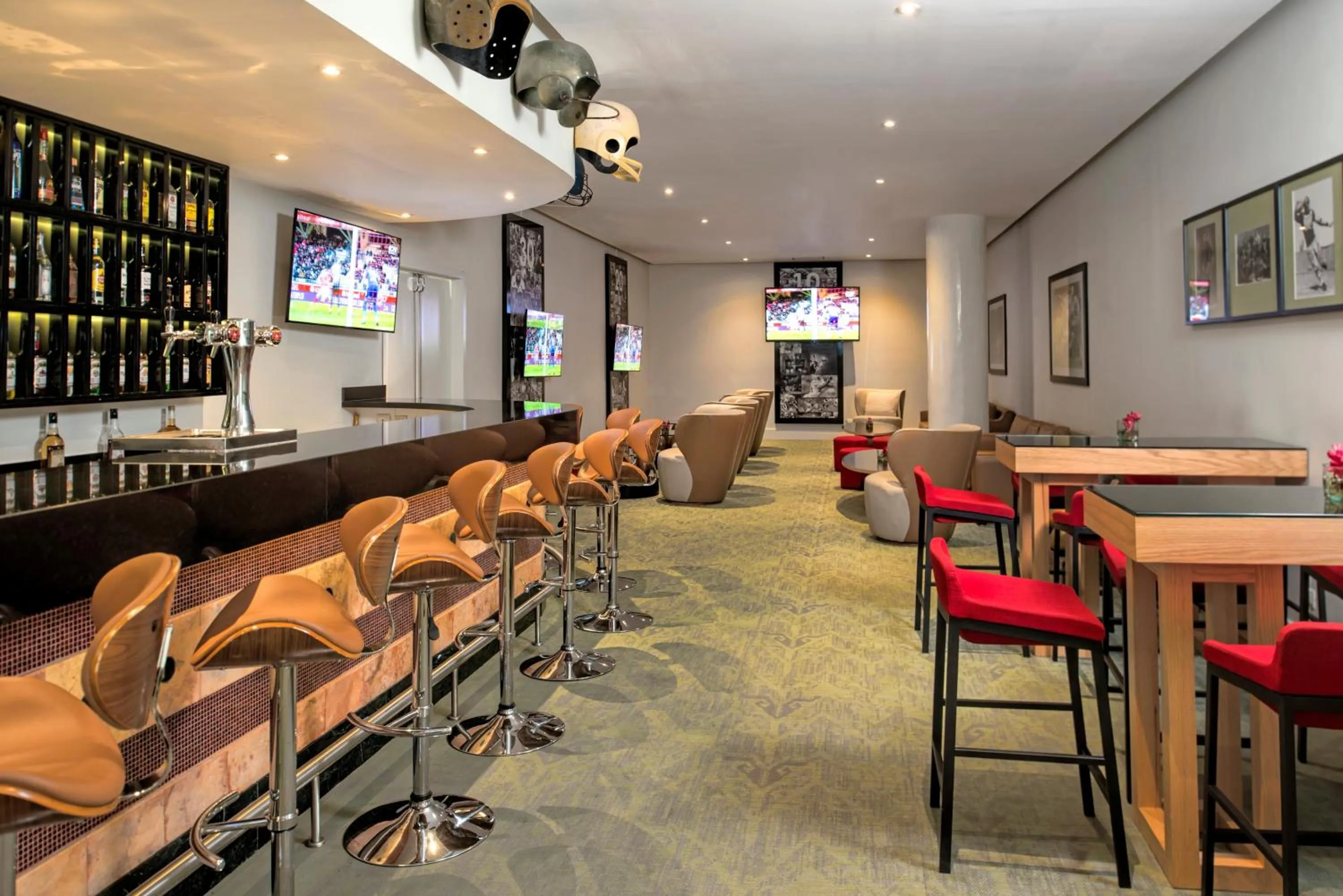 Lounge or bar in Iberostar Waves Tucan - All Inclusive