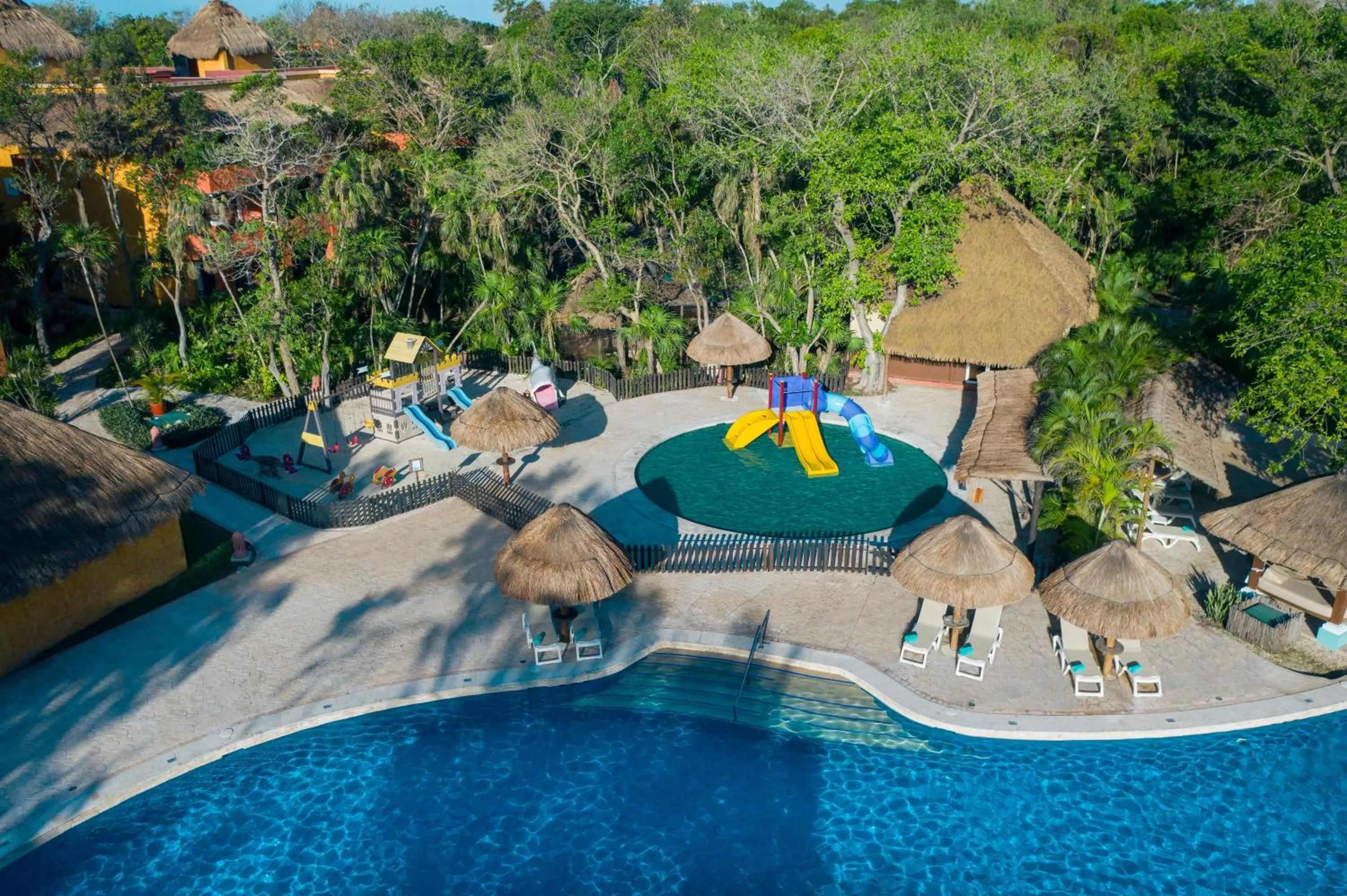 Swimming pool in Iberostar Waves Tucan - All Inclusive