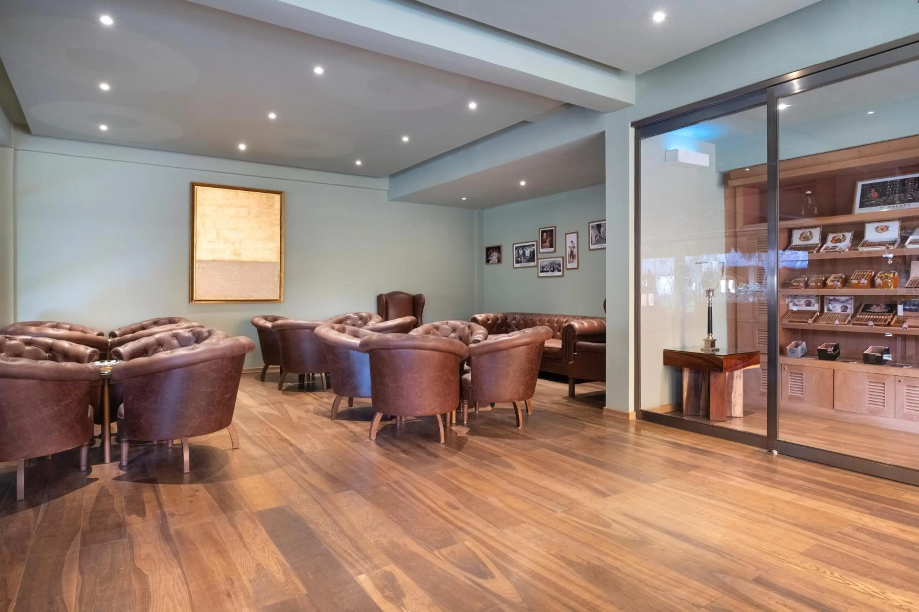 Lounge or bar in Iberostar Waves Tucan - All Inclusive