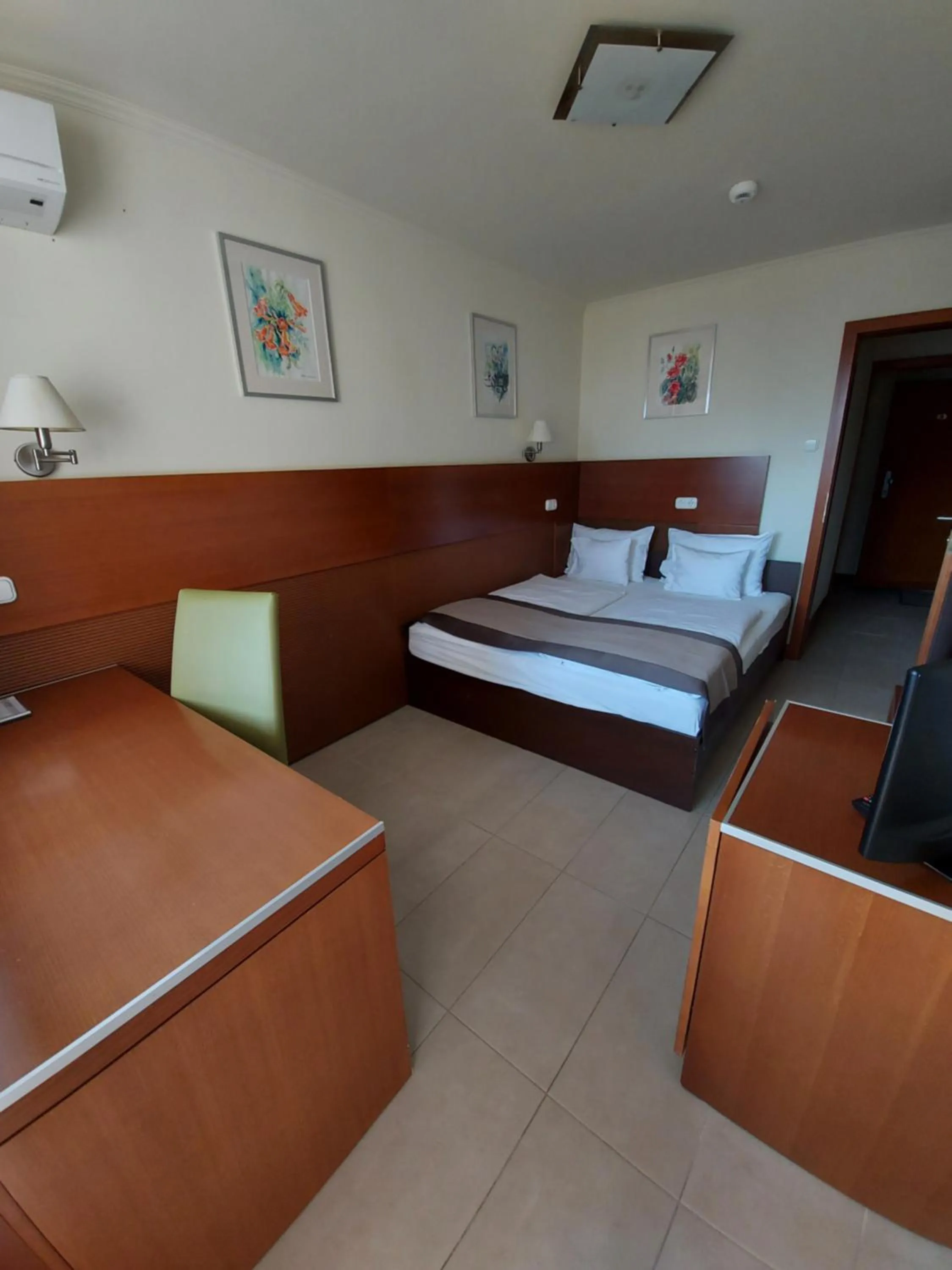 Bedroom in Hotel Villa Pax