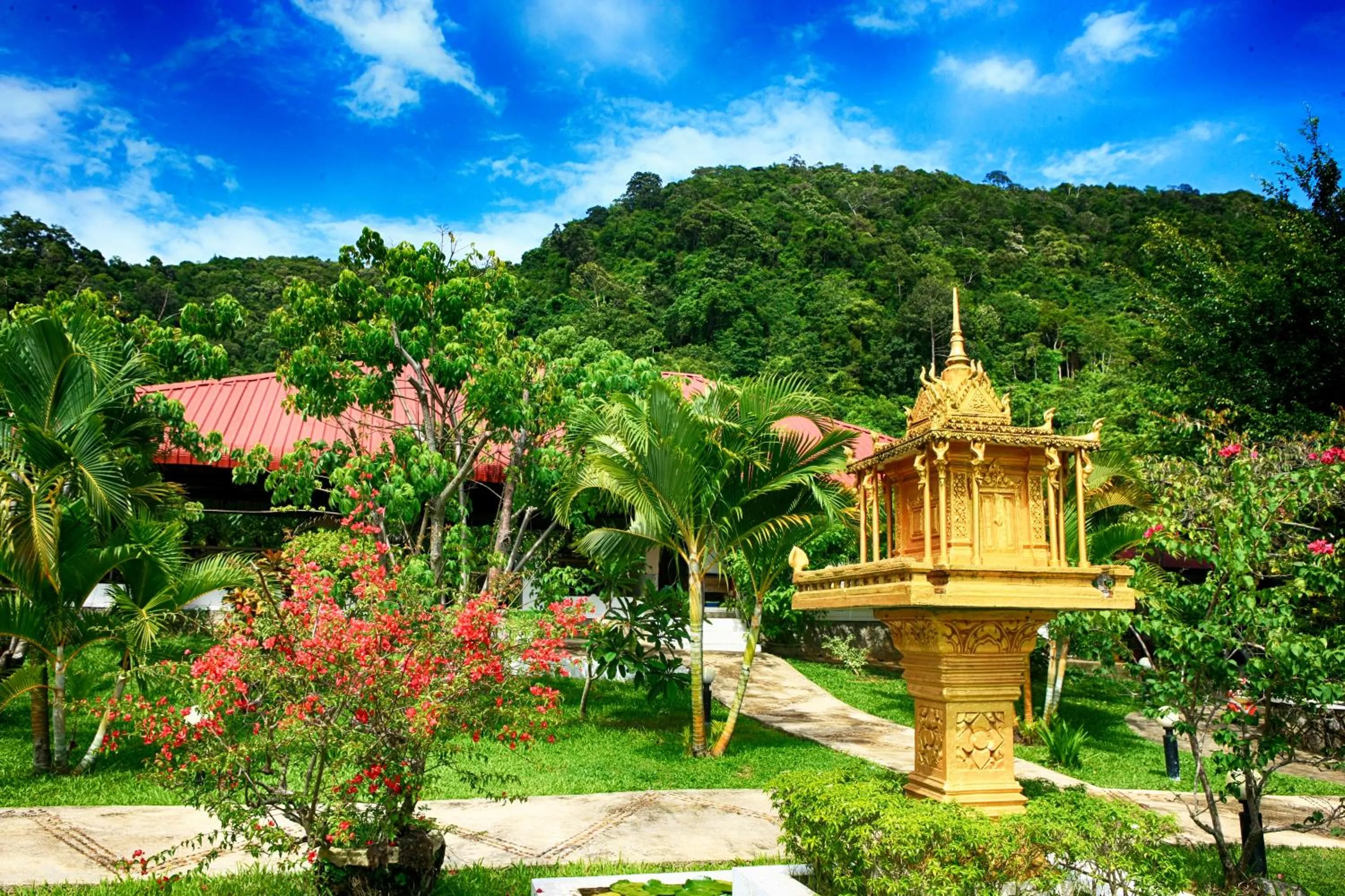 Restaurant/places to eat in Q Bungalows