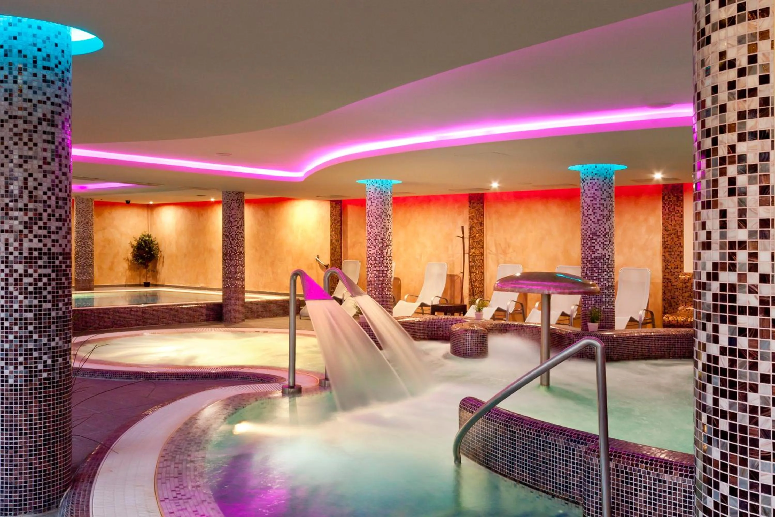 Public Bath in Tó Wellness Hotel