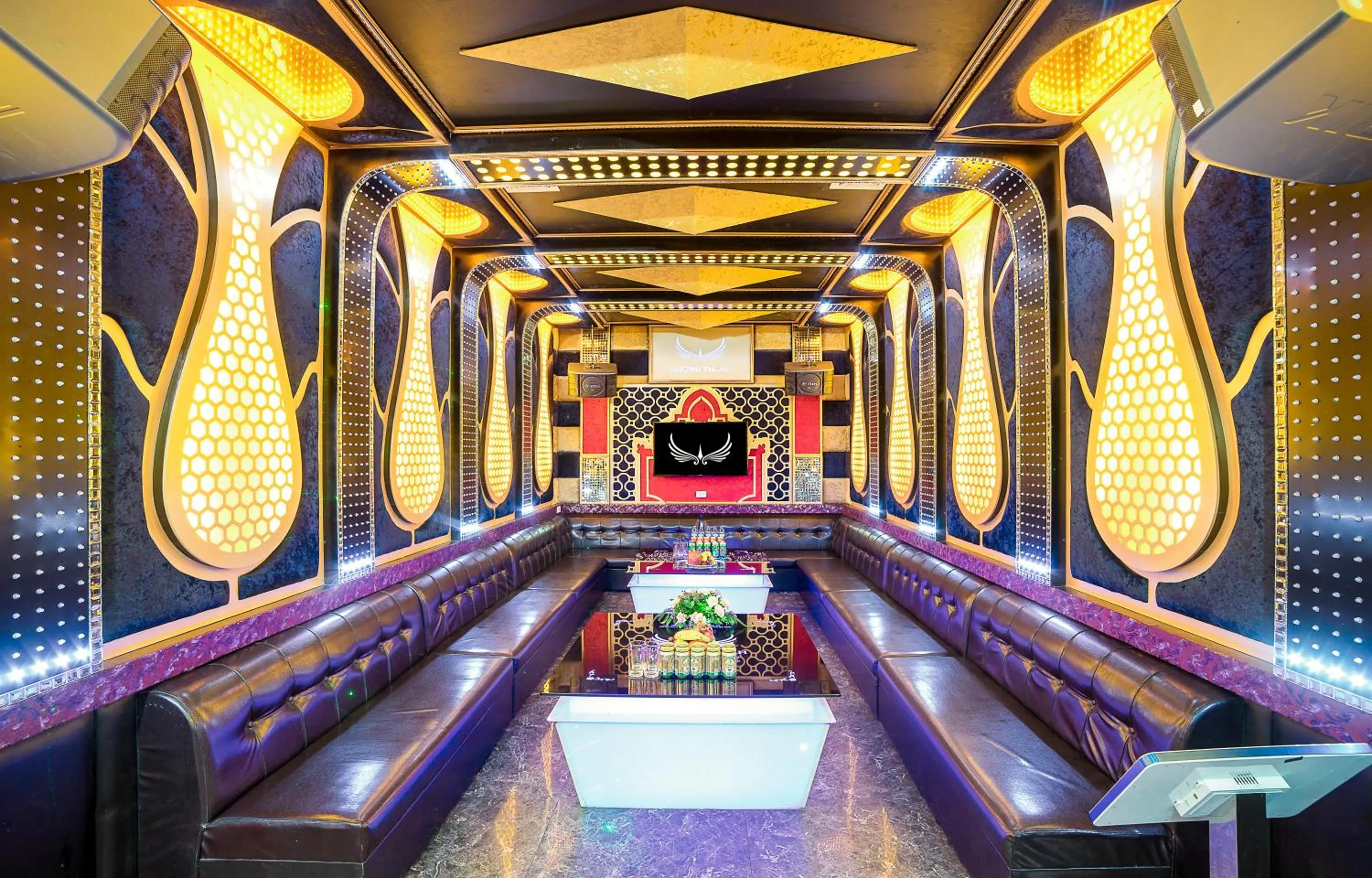 Communal lounge/ TV room in Muong Thanh Luxury Vientiane Hotel