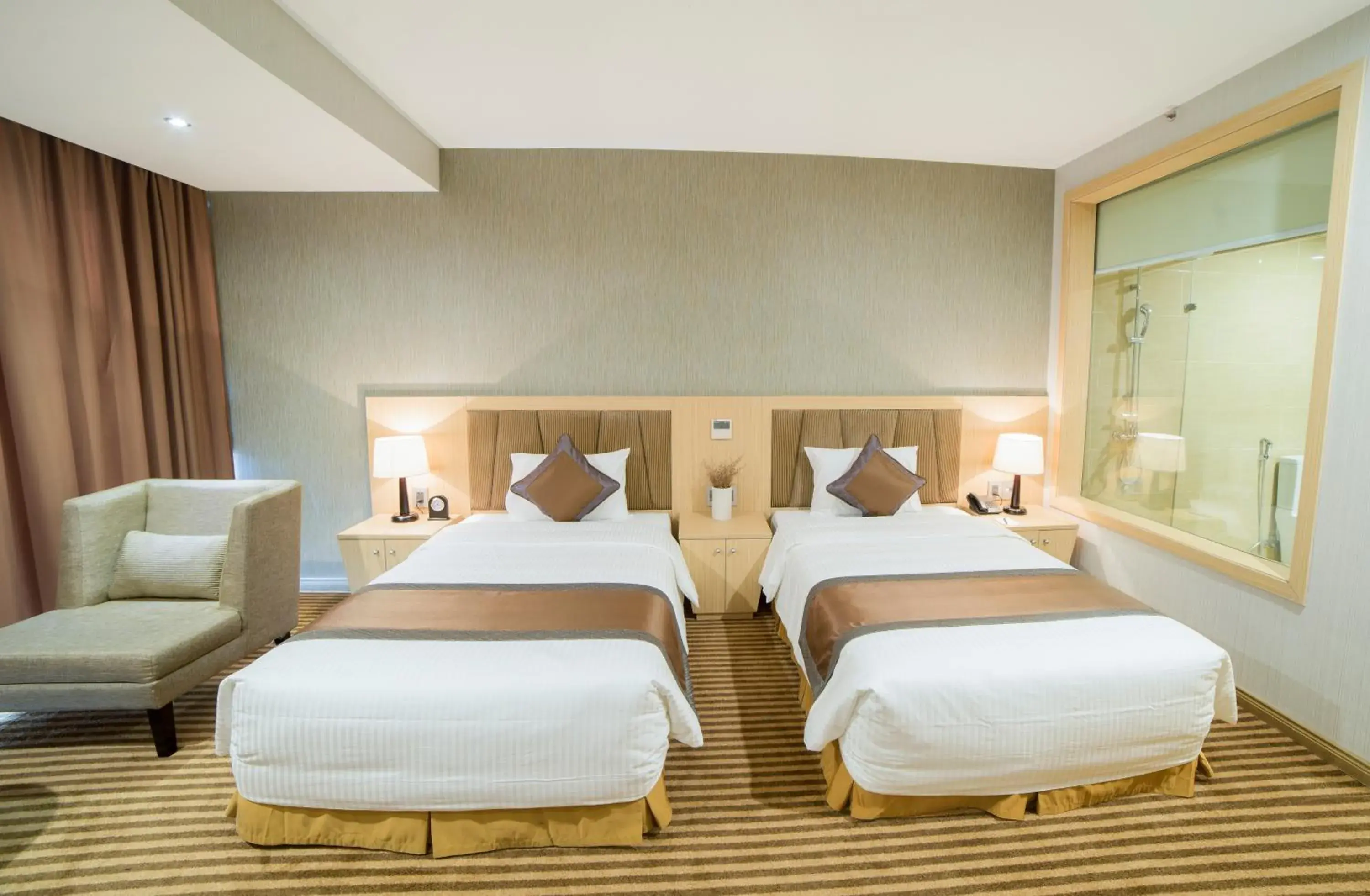 Deluxe Twin Room with River View in Muong Thanh Luxury Vientiane Hotel Deluxe Twin Room with River View in Muong Thanh Luxury Vientiane Hotel