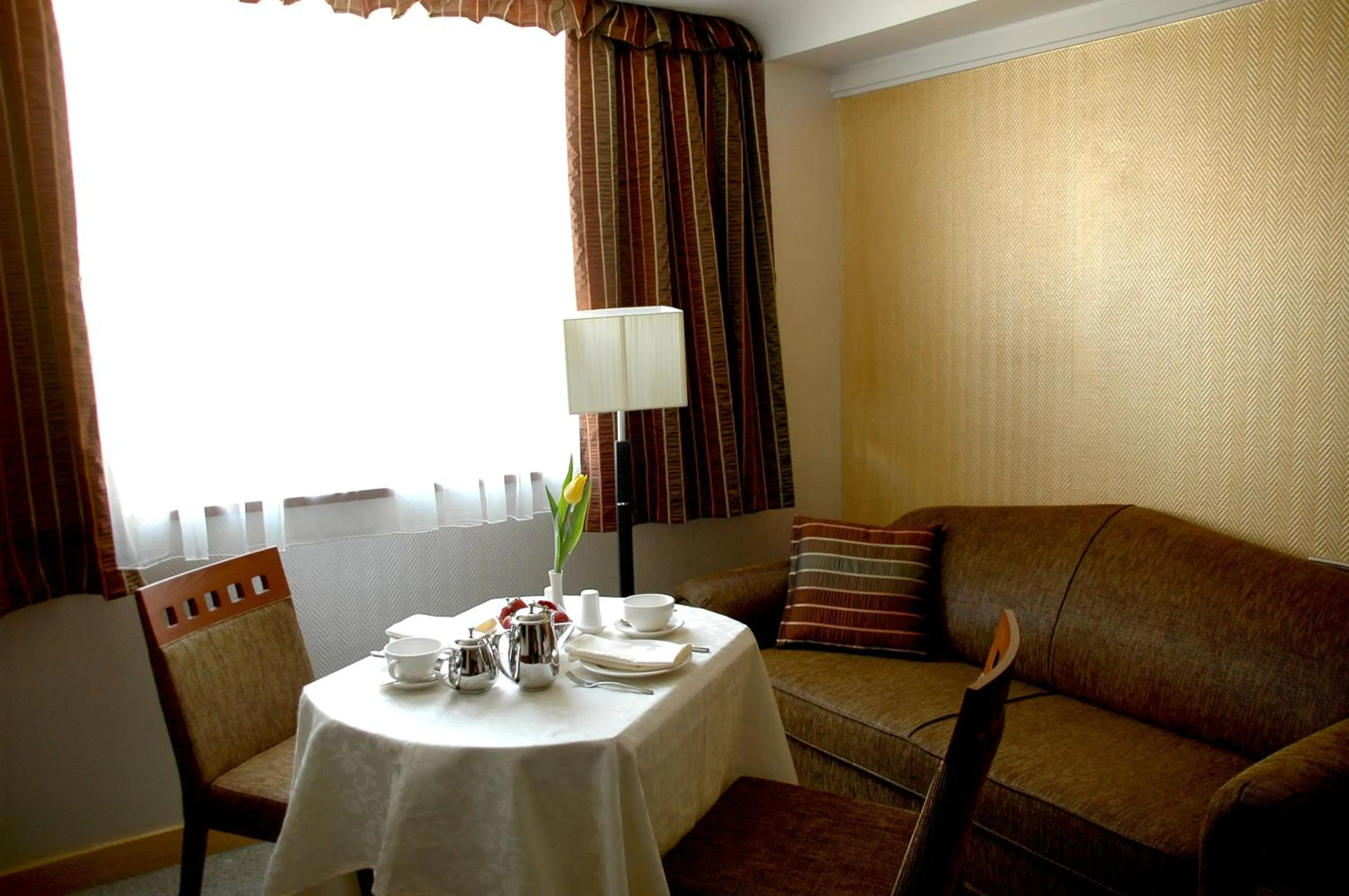 Seating area in Actor Hotel Budapest