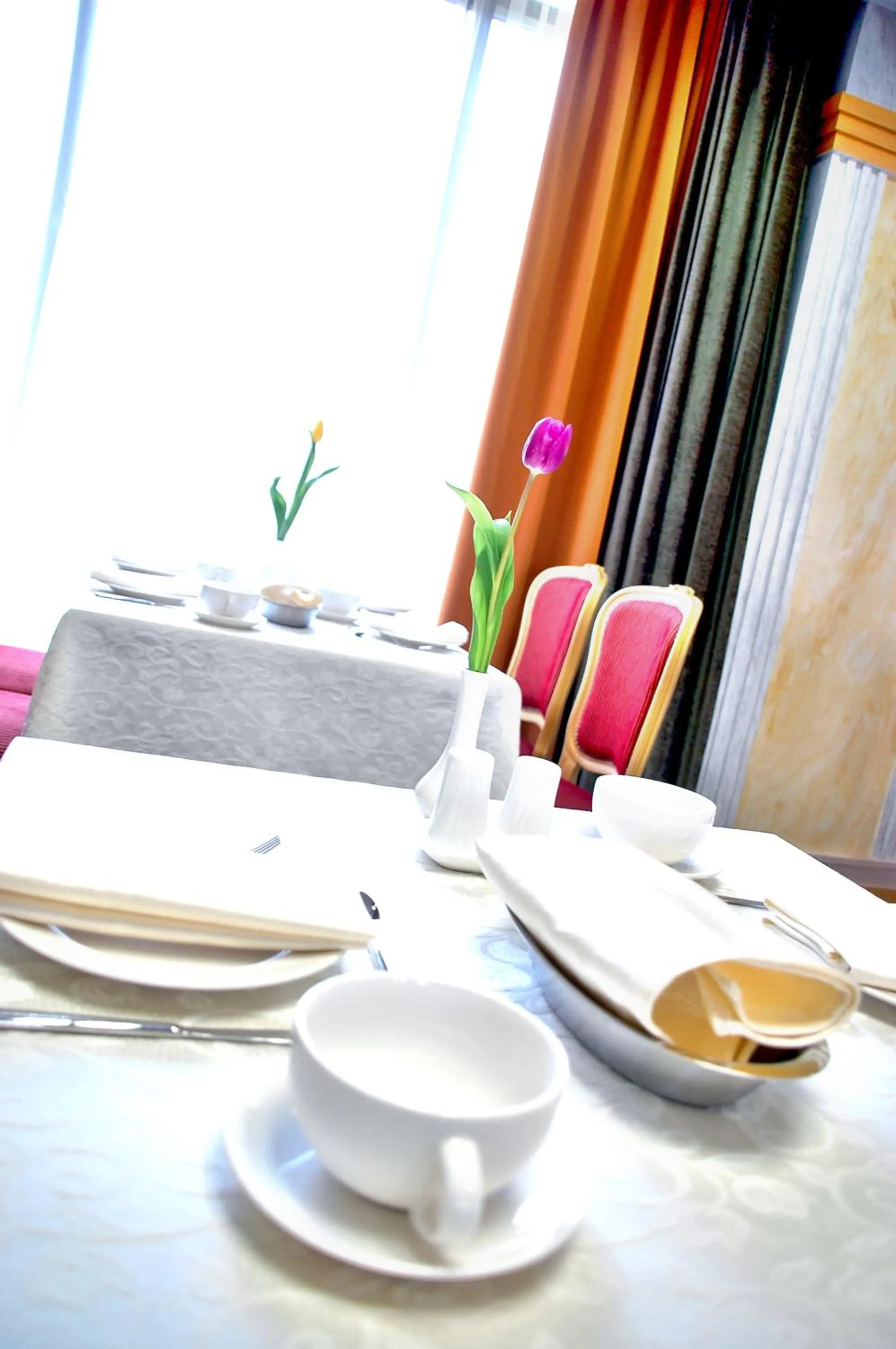 Restaurant/places to eat in Actor Hotel Budapest