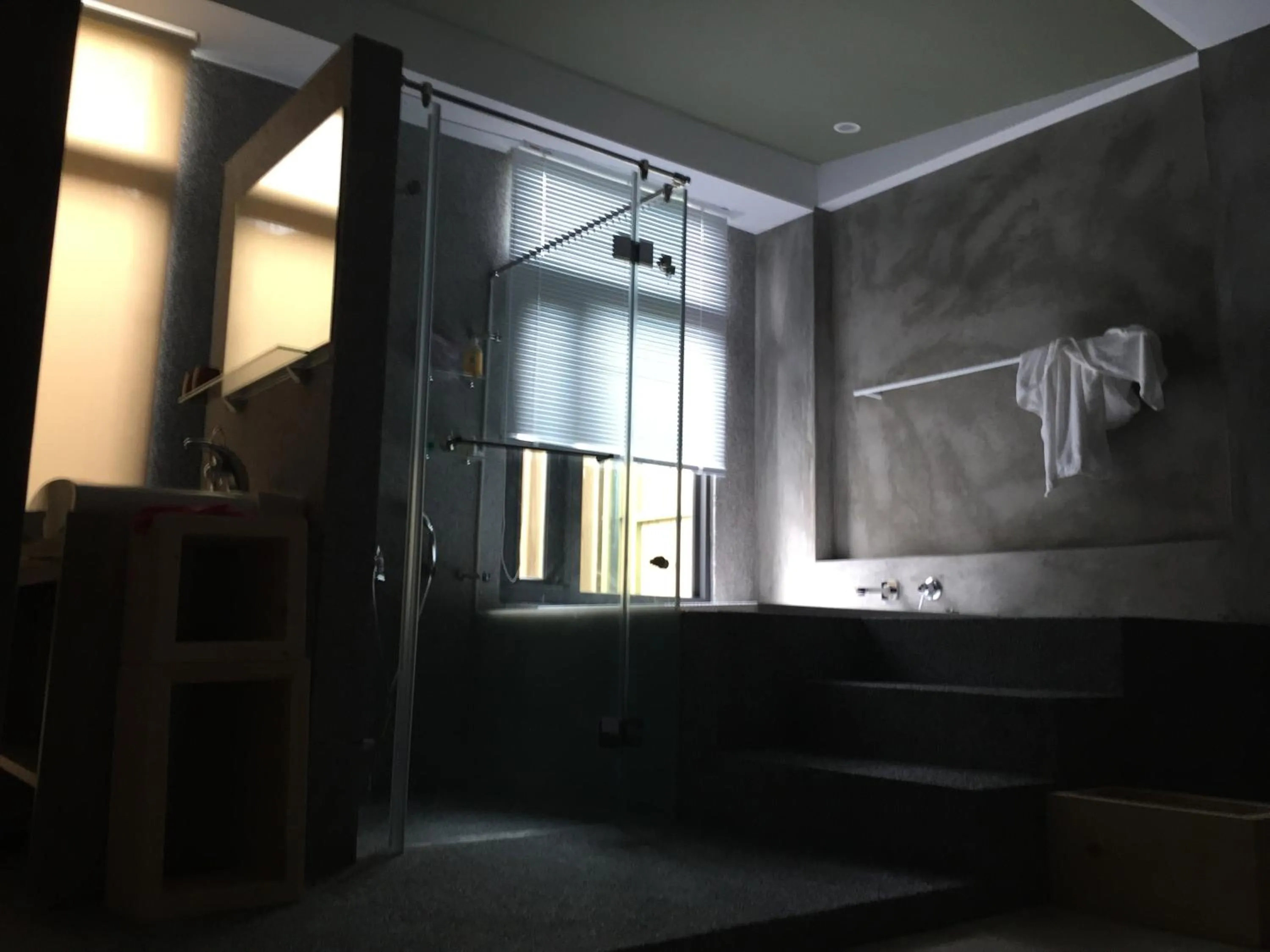 Shower in Shaoguang 188 日月潭勺光188