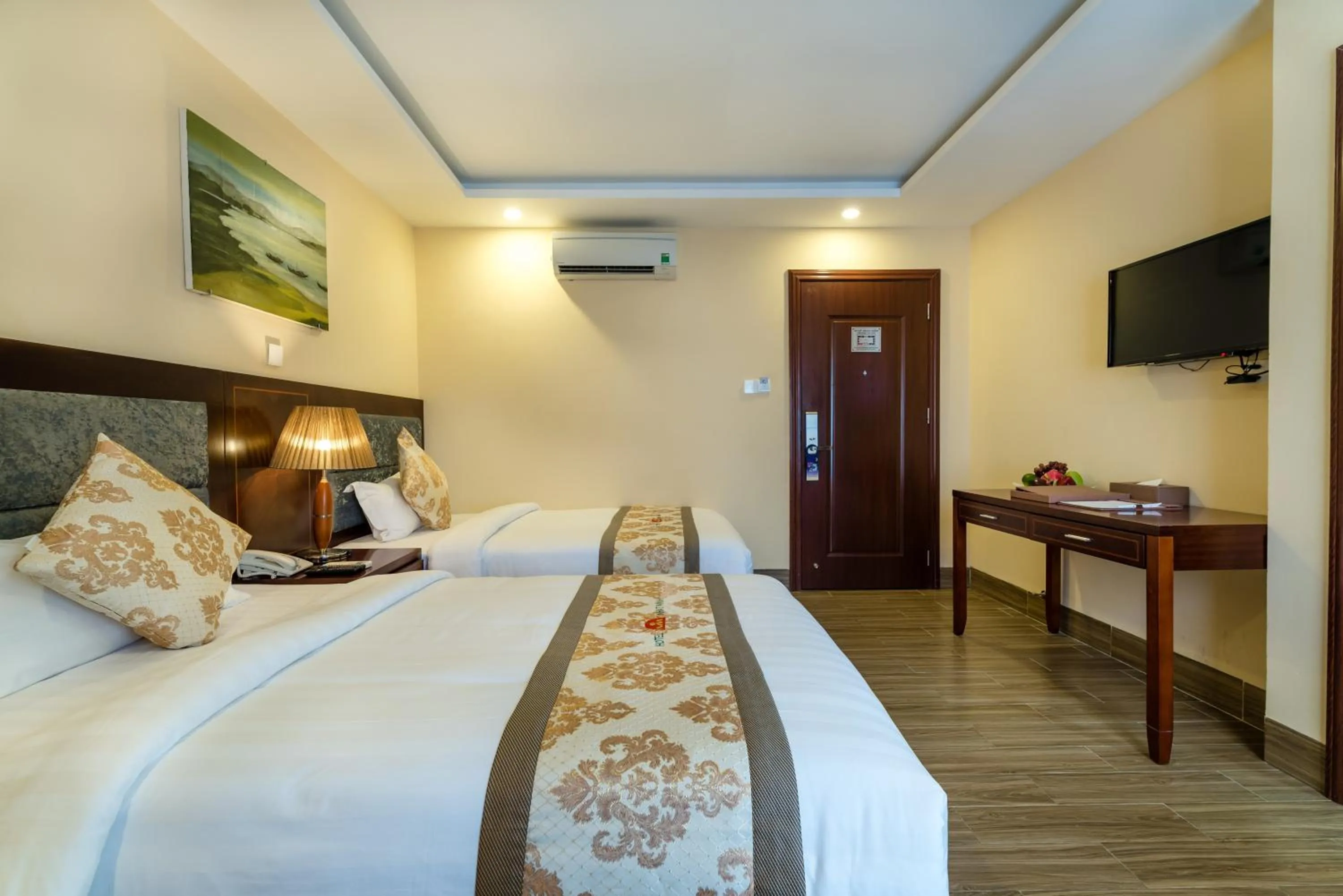 Bedroom, Bed in Nhat Minh Hotel and Apartment