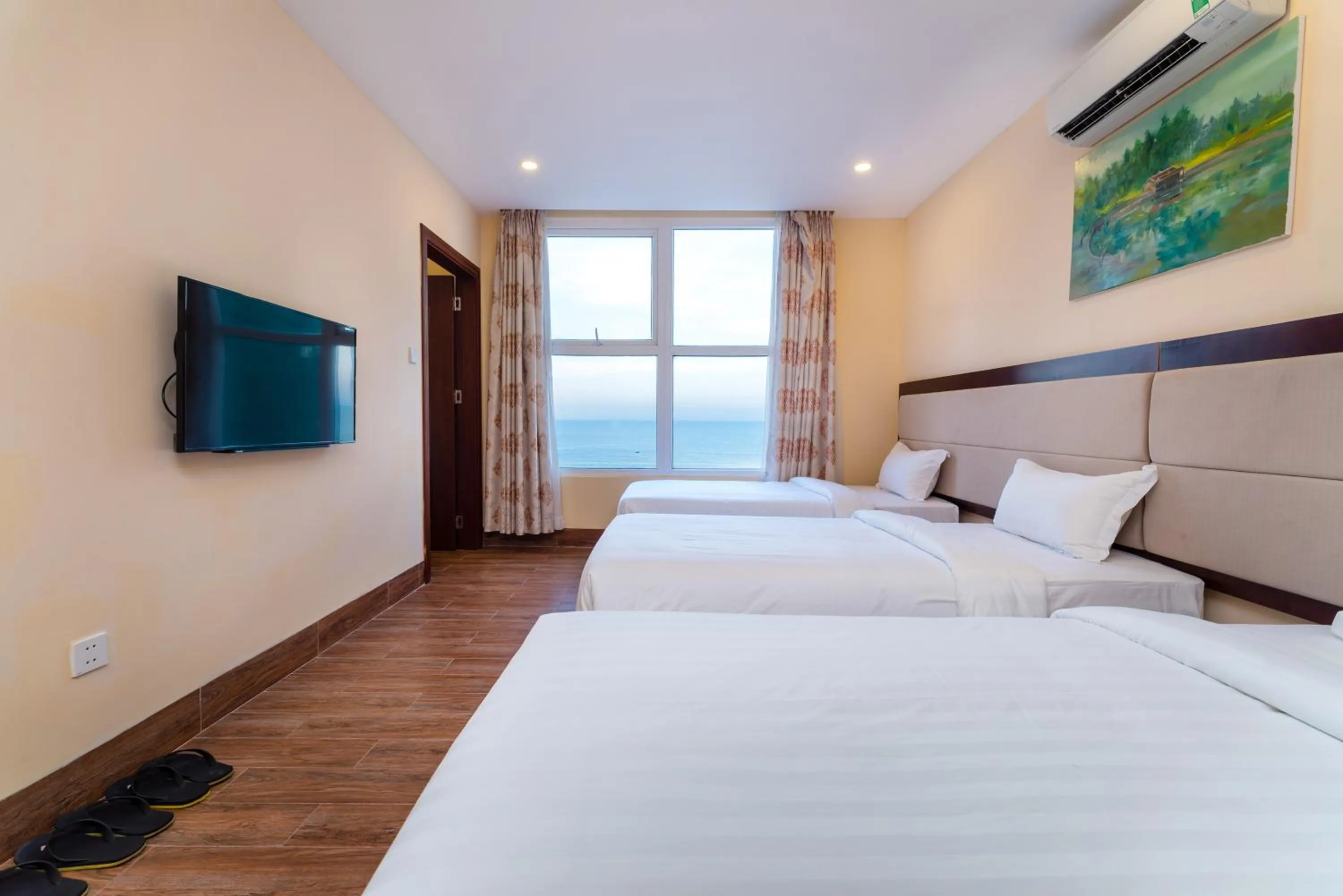 Bedroom, Bed in Nhat Minh Hotel and Apartment