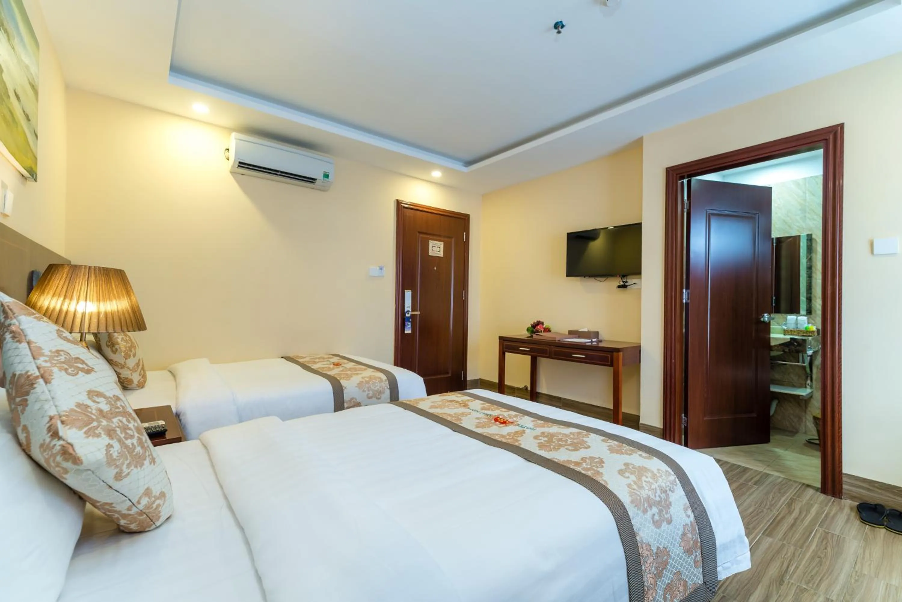 Bed in Nhat Minh Hotel and Apartment