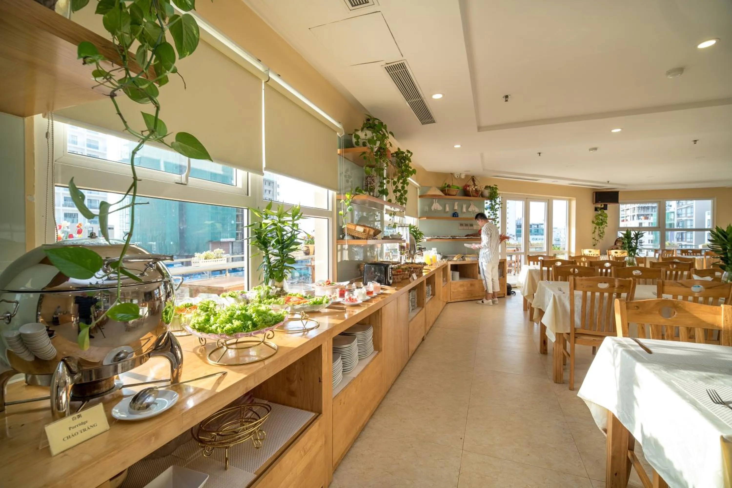 Restaurant/places to eat in Nhat Minh Hotel and Apartment