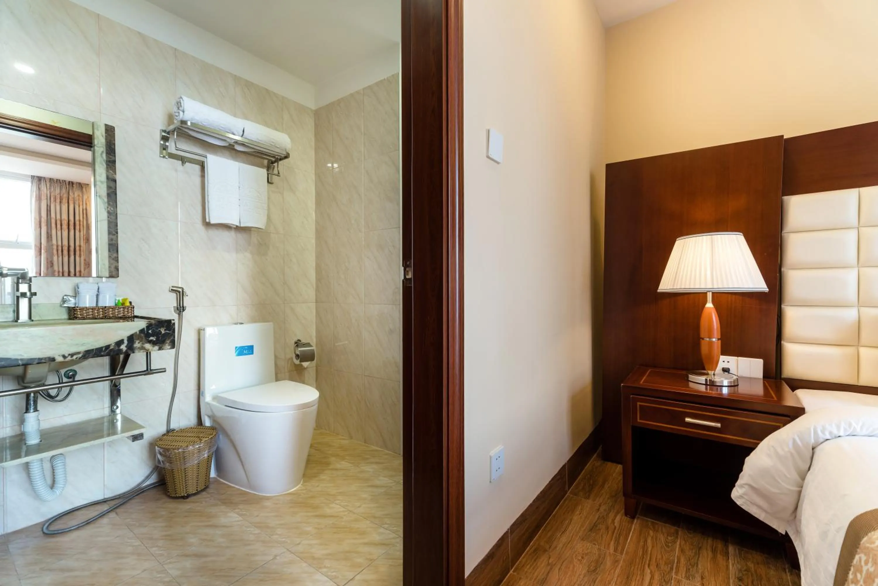 Bathroom, Bed in Nhat Minh Hotel and Apartment