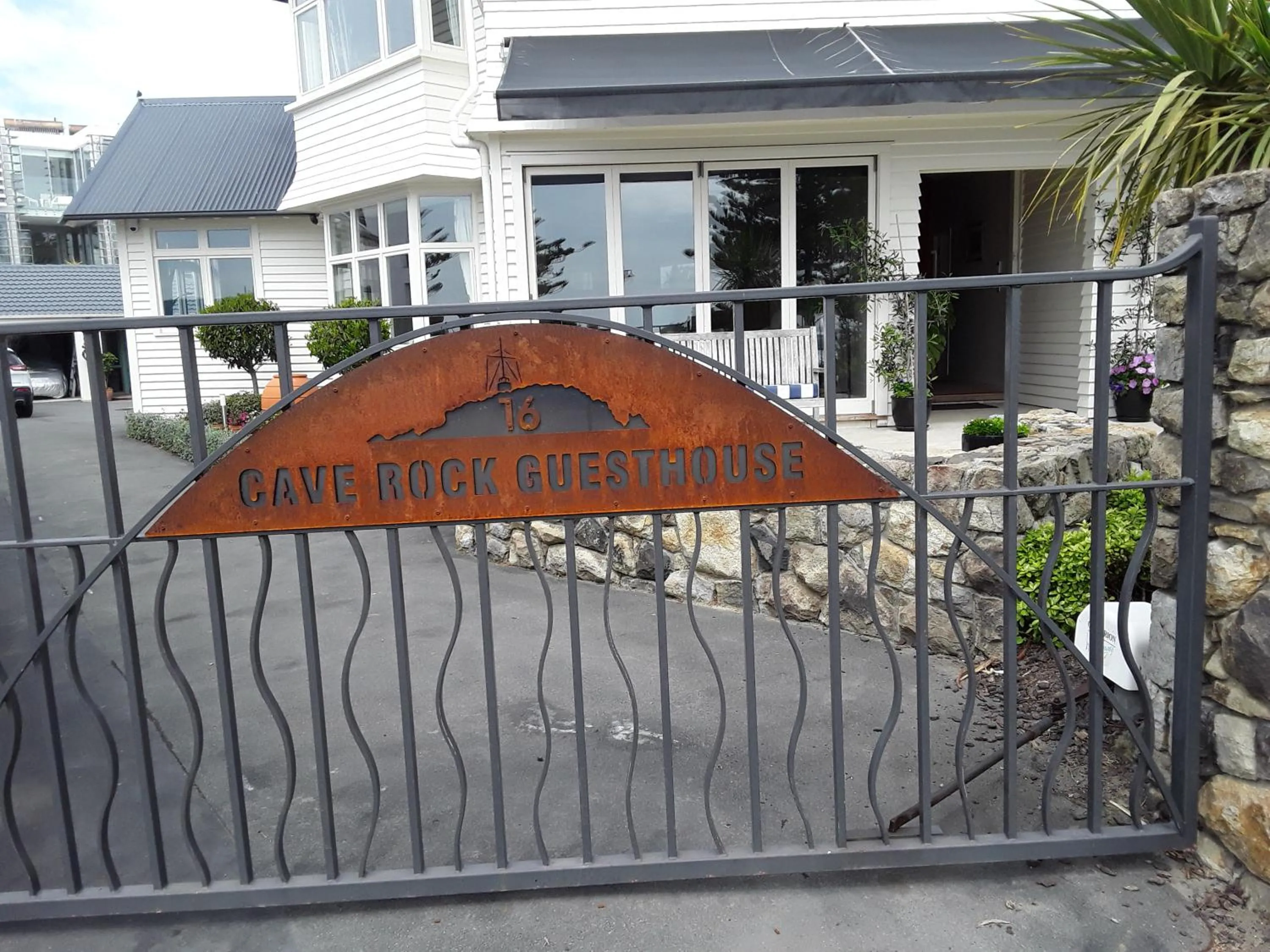 Facade/entrance in Cave Rock Guest House