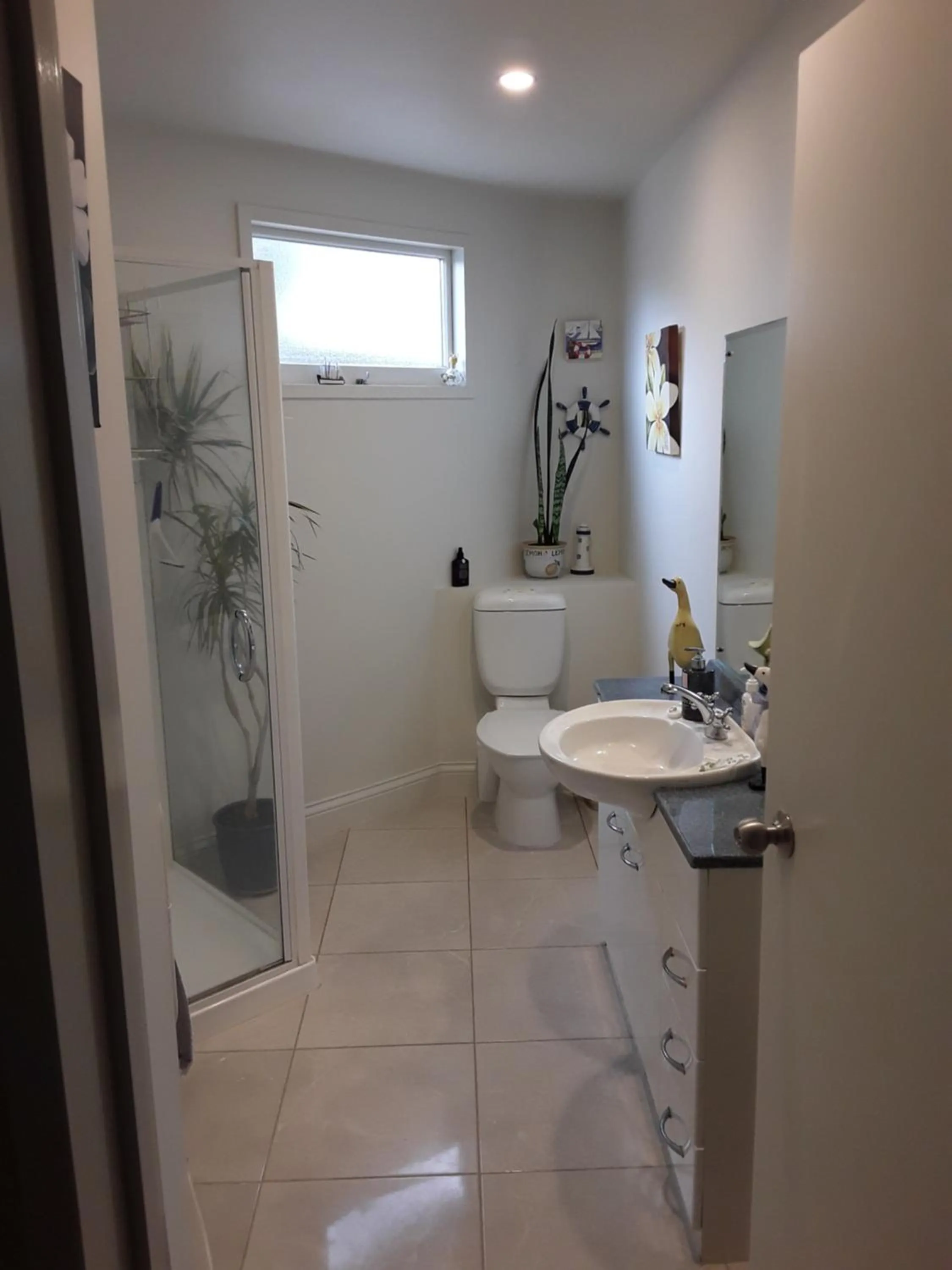 Bathroom in Cave Rock Guest House