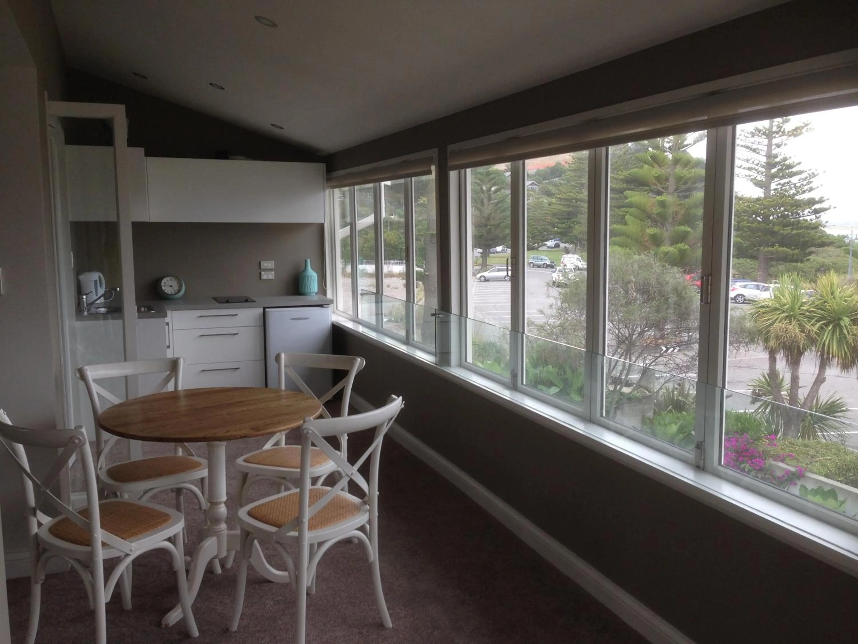 Kitchen or kitchenette in Cave Rock Guest House