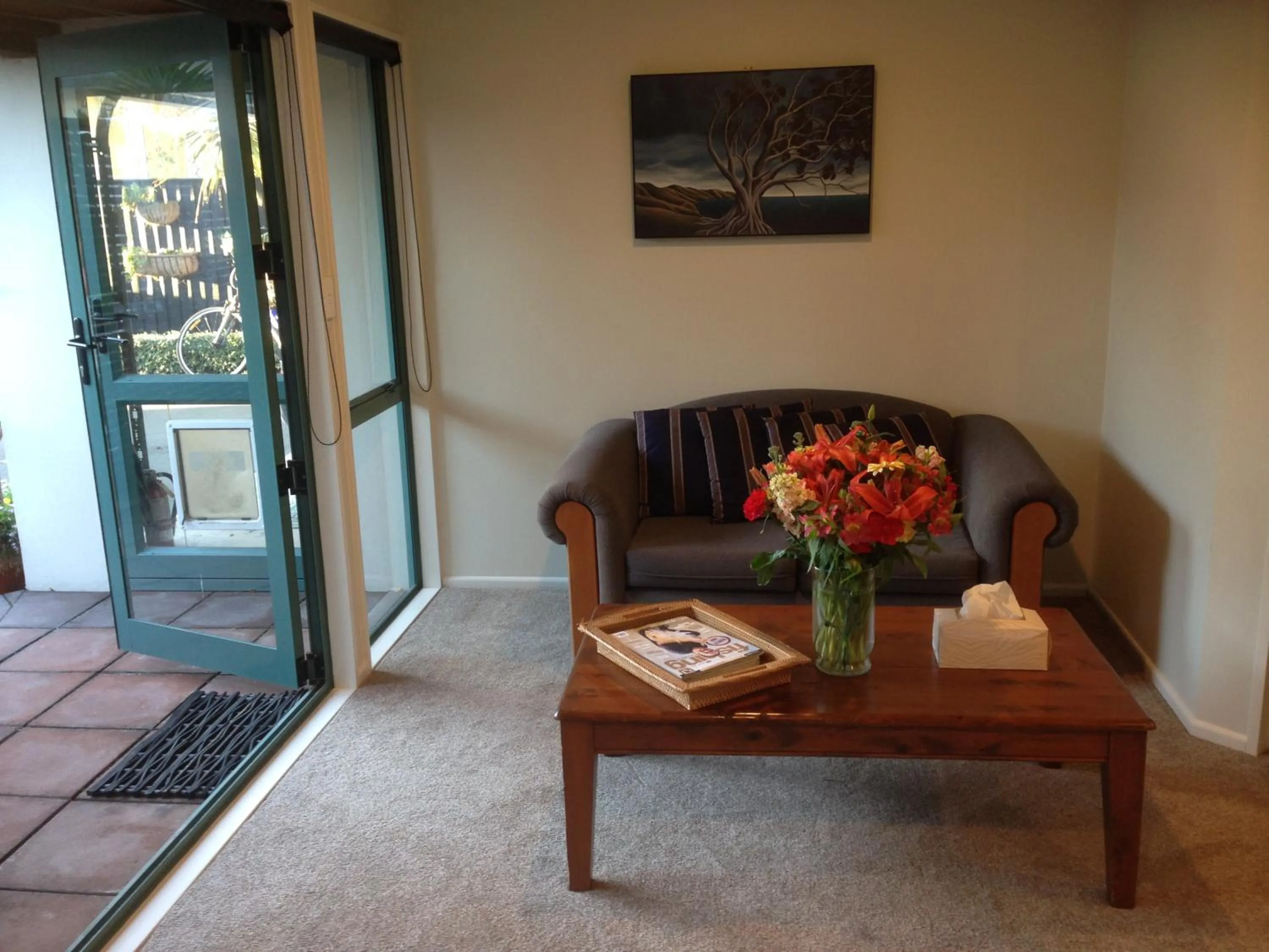 Living room in Cave Rock Guest House