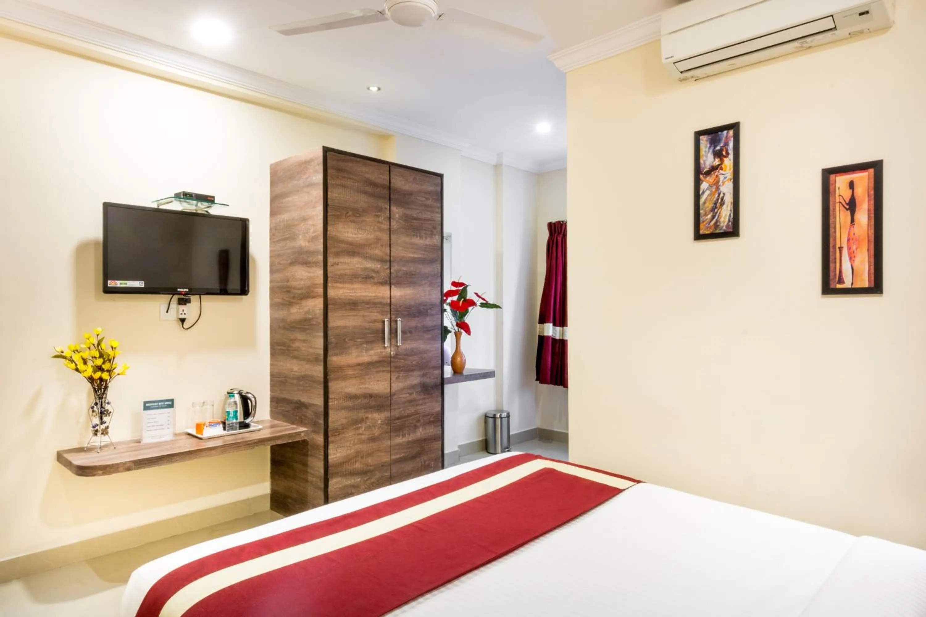 Photo of the whole room, Bed in Octave Hotel and Spa - JP Nagar