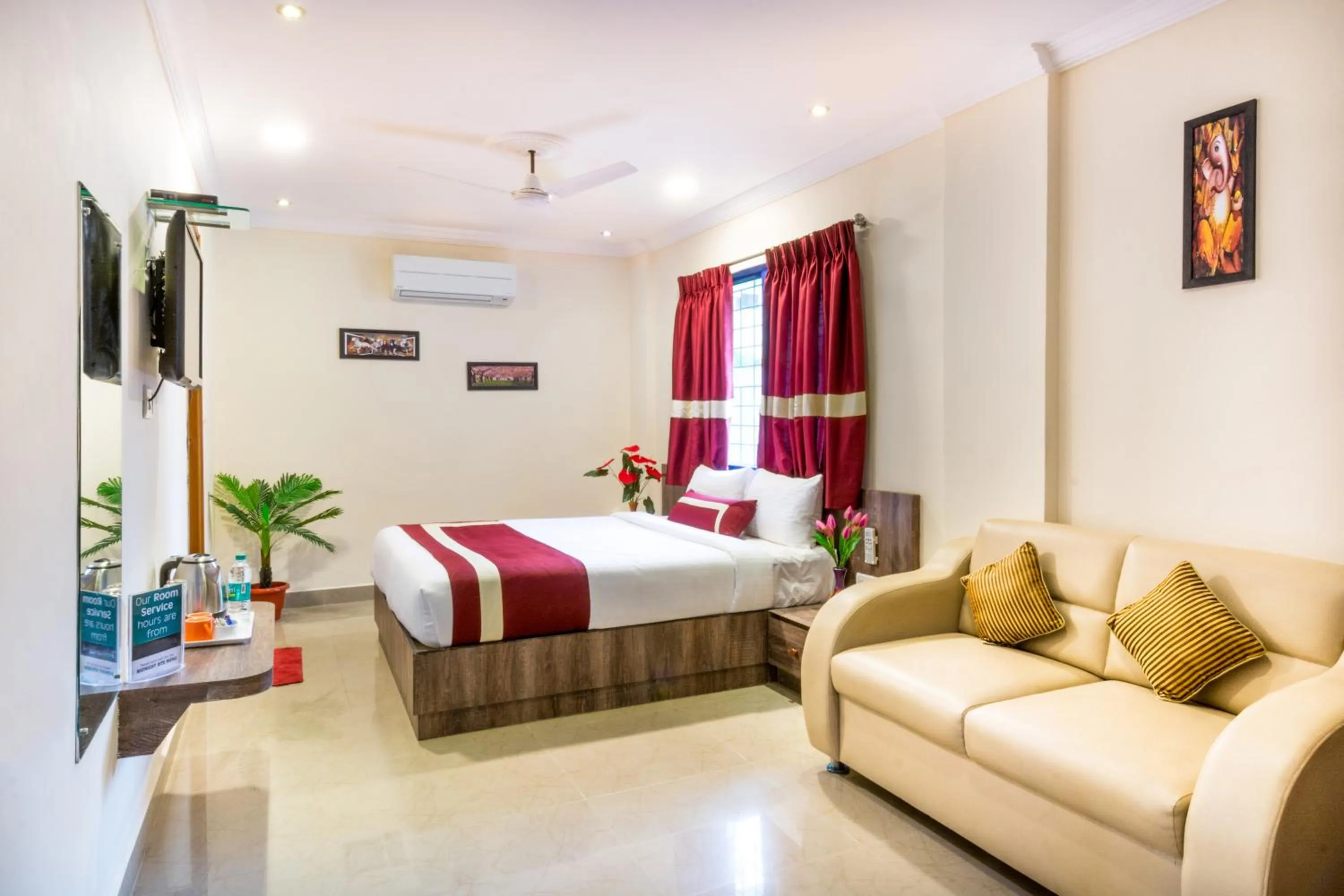 Photo of the whole room, Bed in Octave Hotel and Spa - JP Nagar