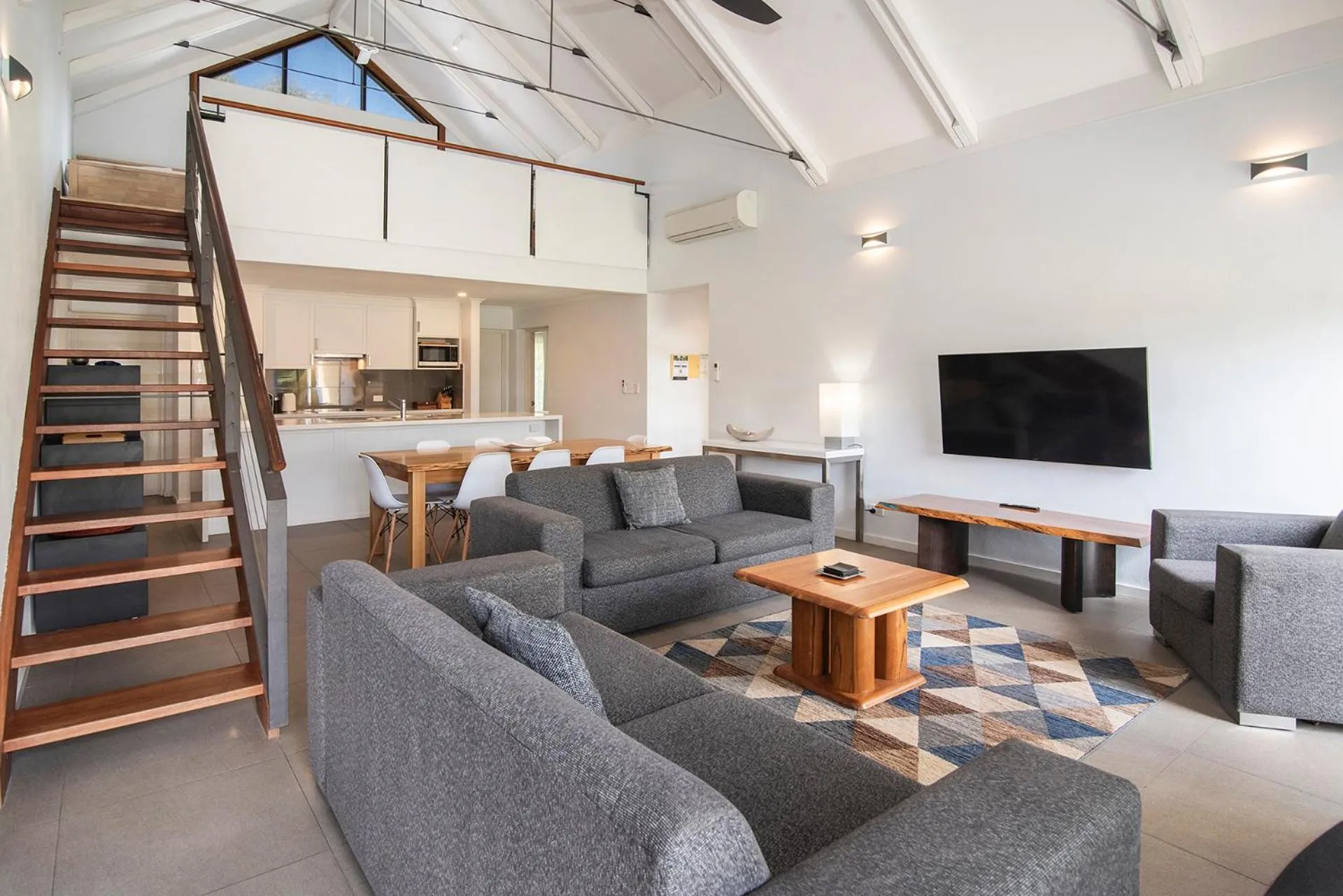 Communal lounge/ TV room in Dunsborough Beach Cottages