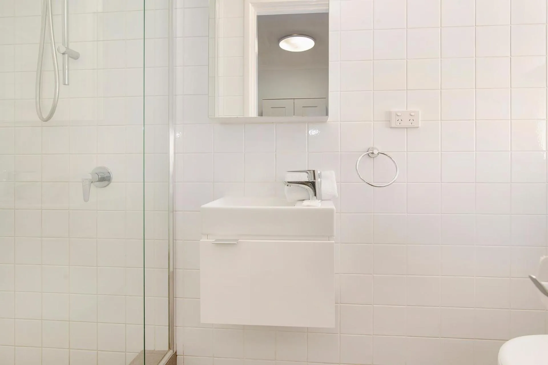 Shower in Dunsborough Beach Cottages