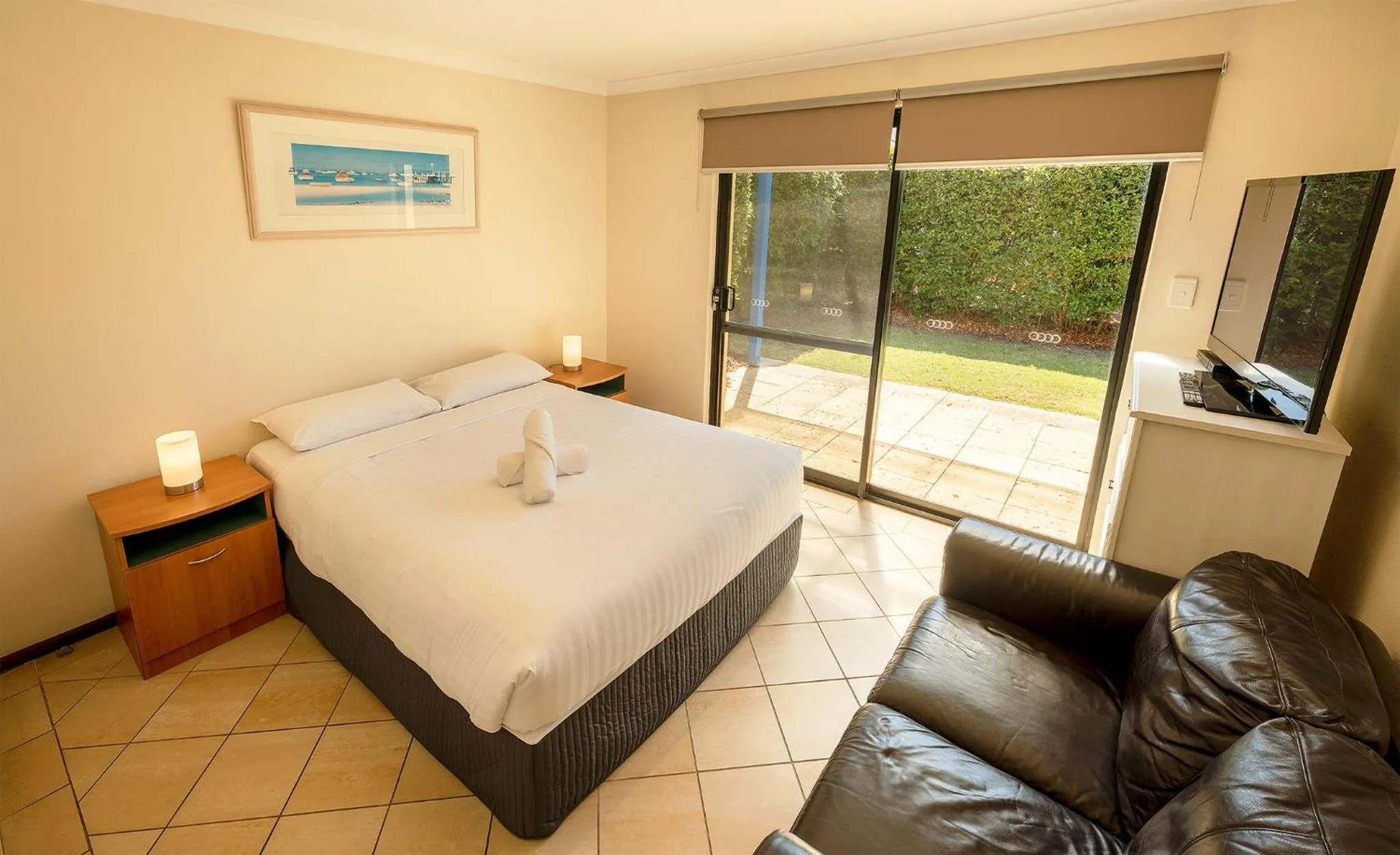 TV and multimedia, Bed in Dunsborough Beach Cottages