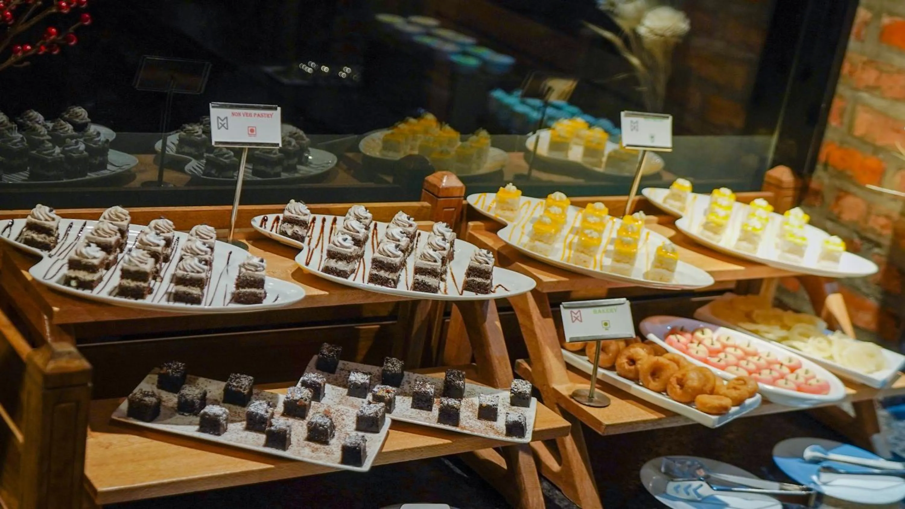 Restaurant/places to eat in Mount Xanadu Resorts