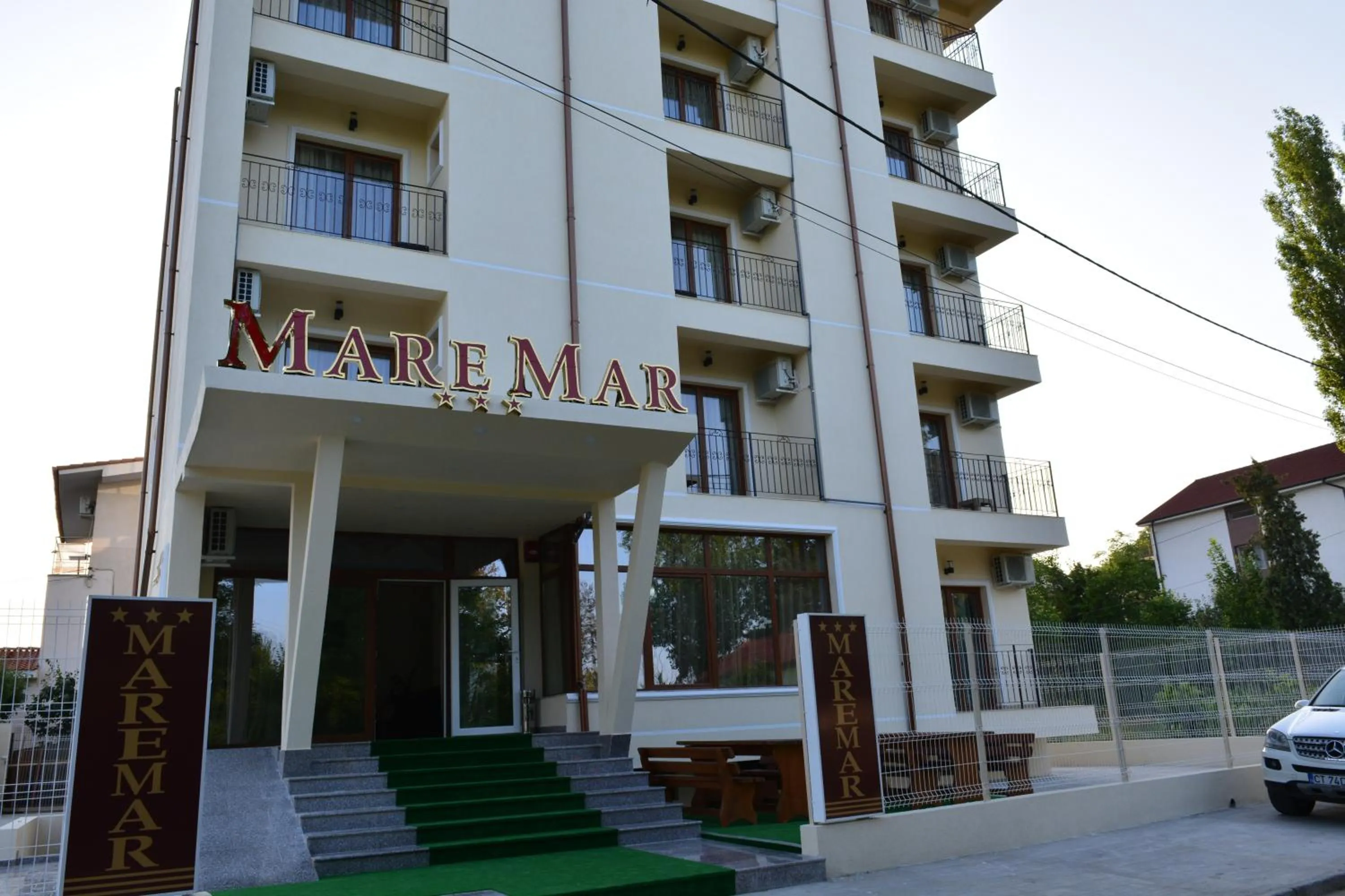 Facade/entrance in Hotel MareMar