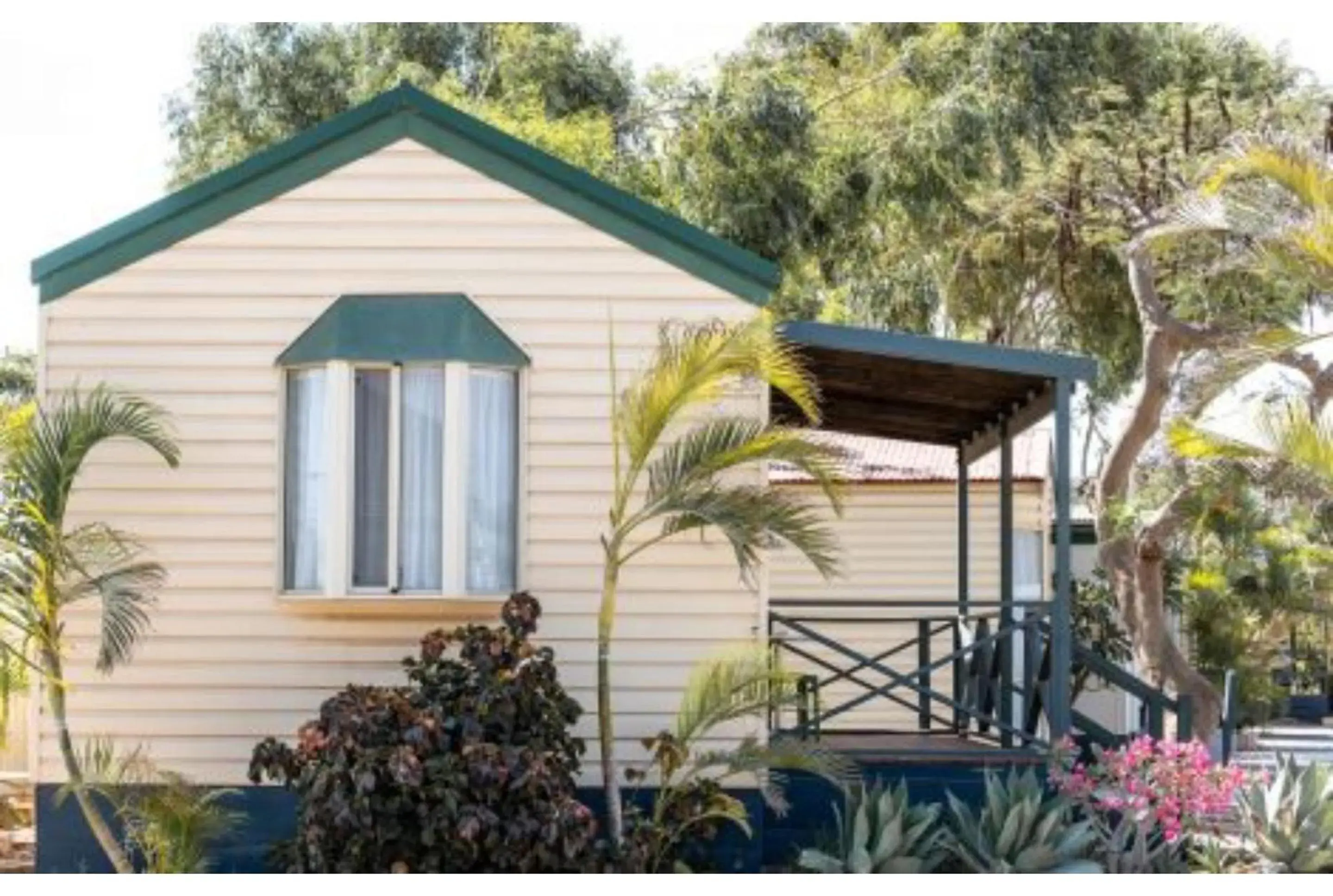 Standard One-Bedroom - Sleeps 4 in Discovery Parks - Carnarvon Standard One-Bedroom - Sleeps 4 in Discovery Parks - Carnarvon
