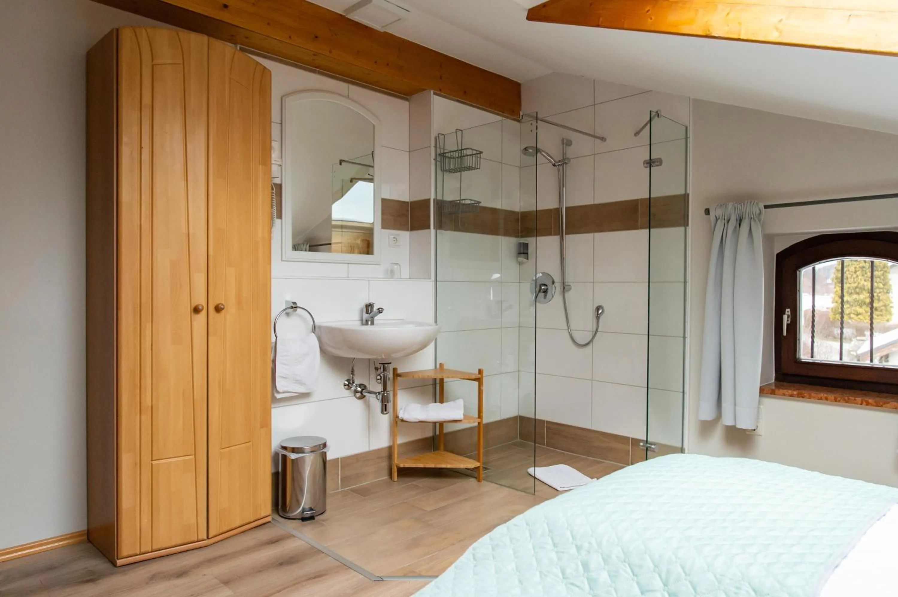 Photo of the whole room, Bed in Haus Salzburgblick (ehem. Haus Elisabeth)