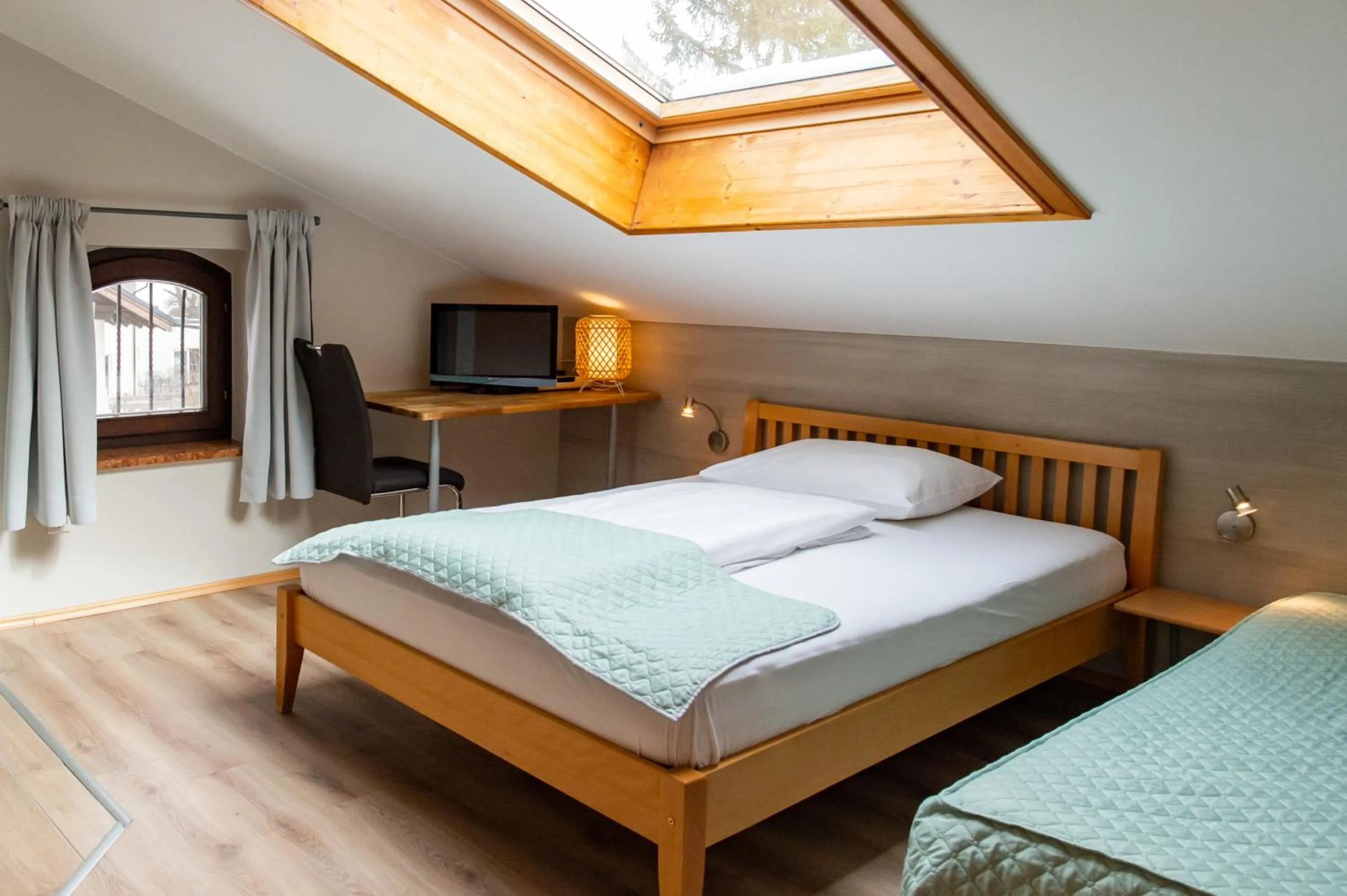 Photo of the whole room, Bed in Haus Salzburgblick (ehem. Haus Elisabeth)