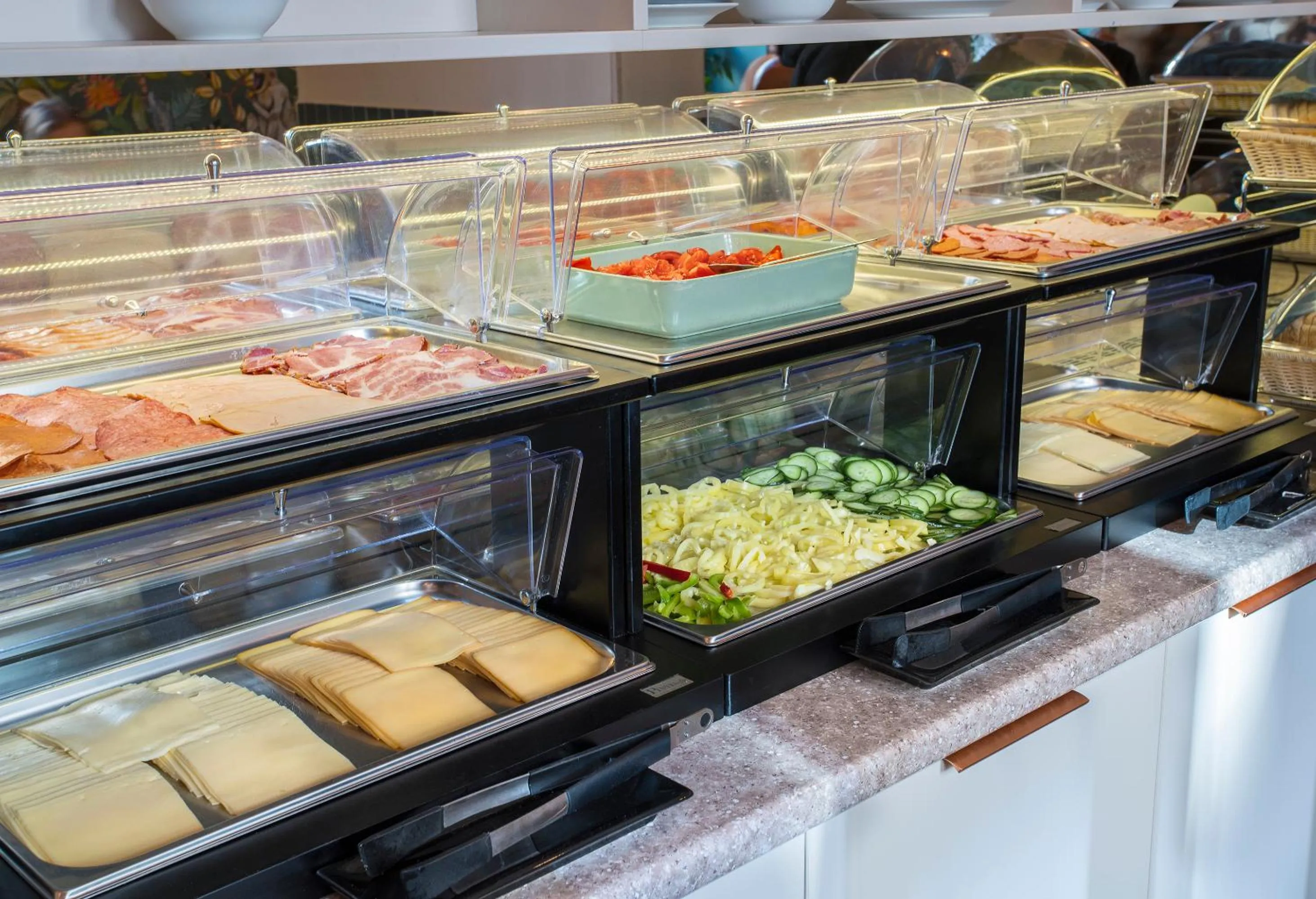 Food in Gozsdu Court Budapest