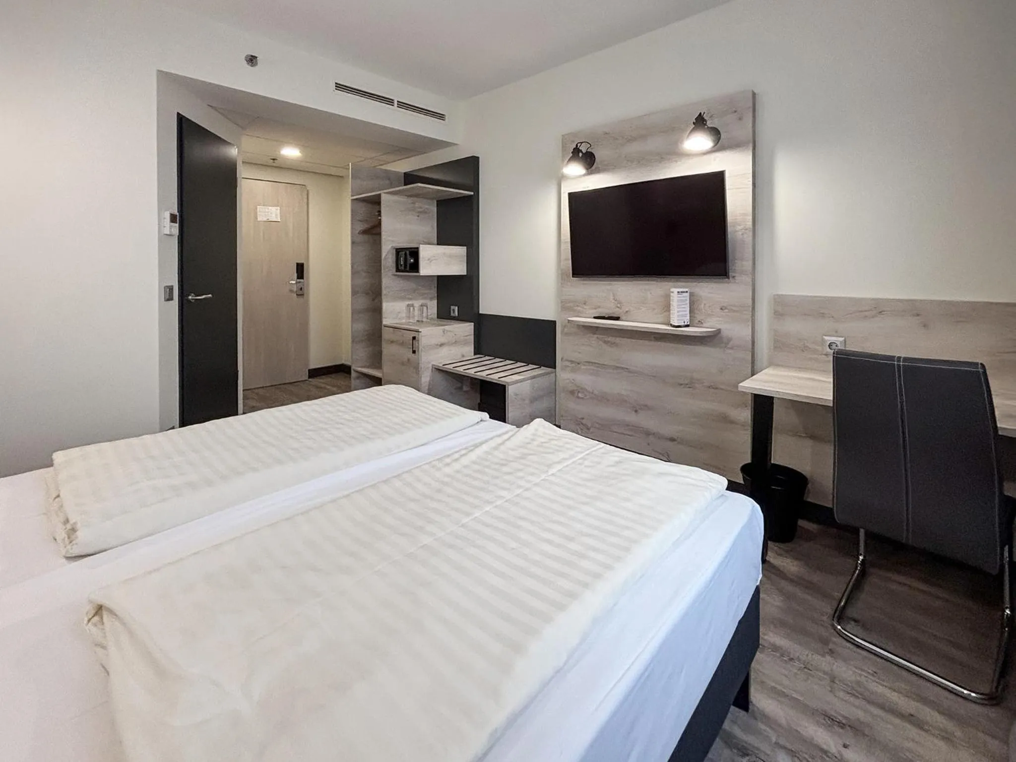 Photo of the whole room, Bed in NEXTO DORMERO Hotel Budapest