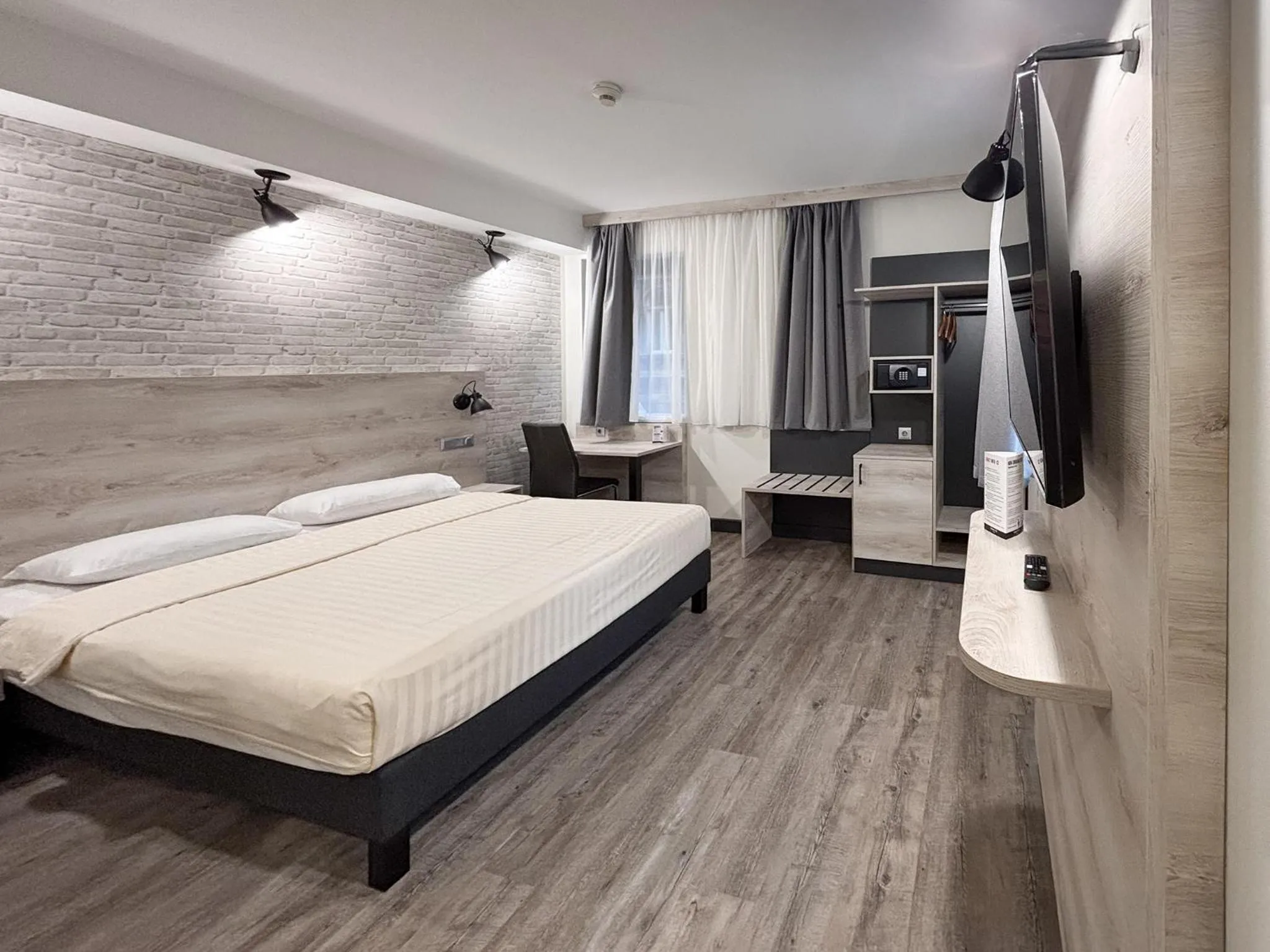 Photo of the whole room, Bed in NEXTO DORMERO Hotel Budapest