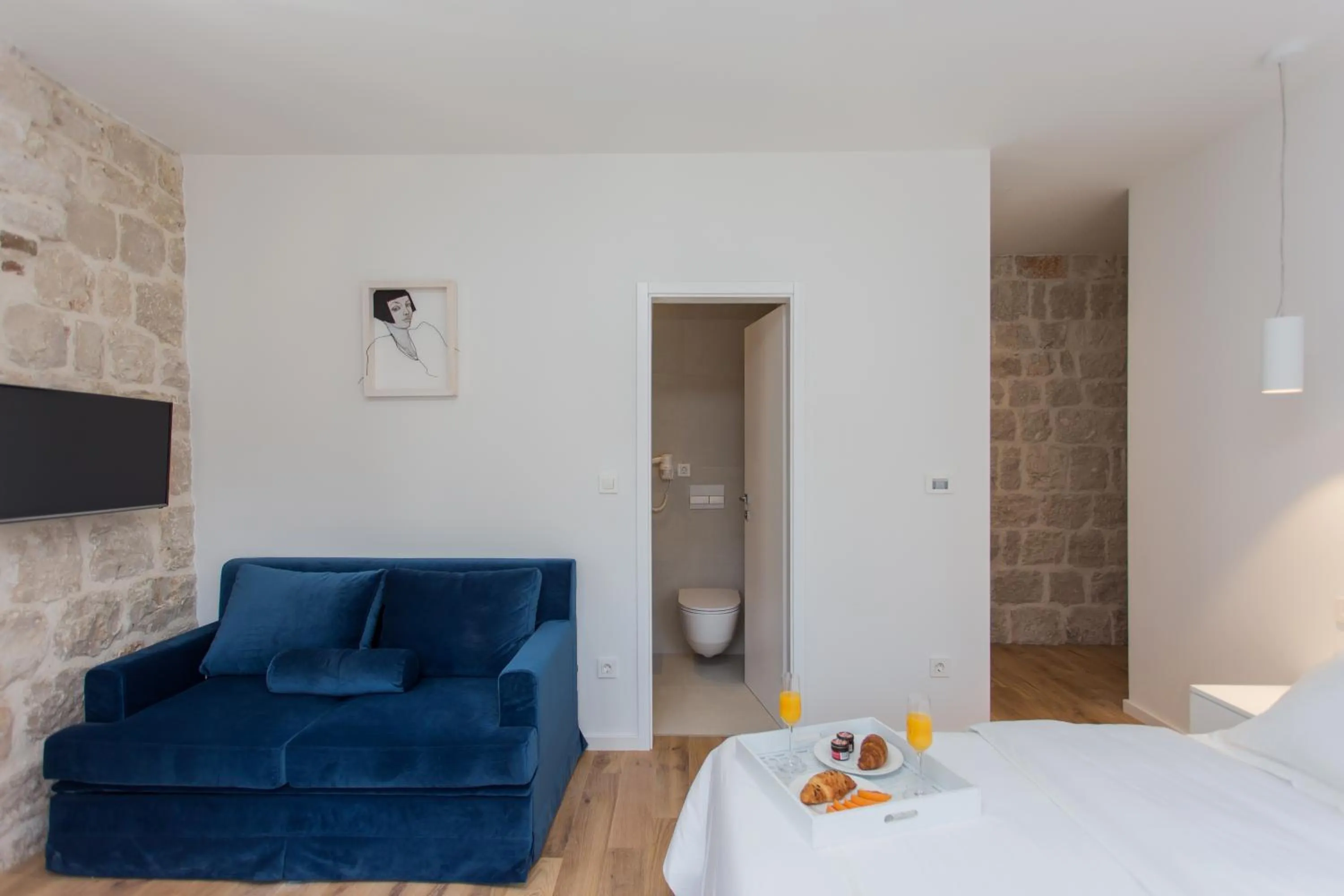 TV and multimedia, Bed in Bifora Heritage Hotel