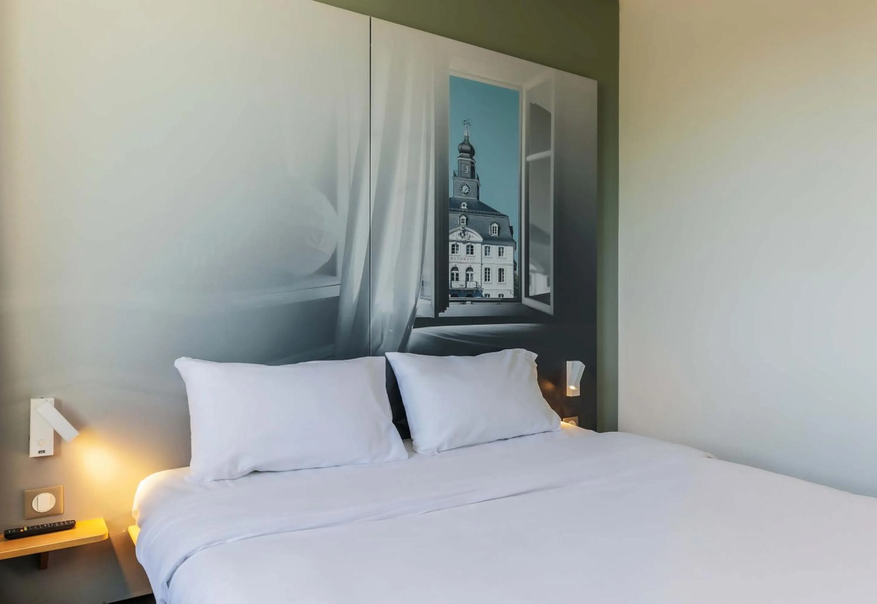 Bedroom, Bed in B&B HOTEL Freyming-Merlebach