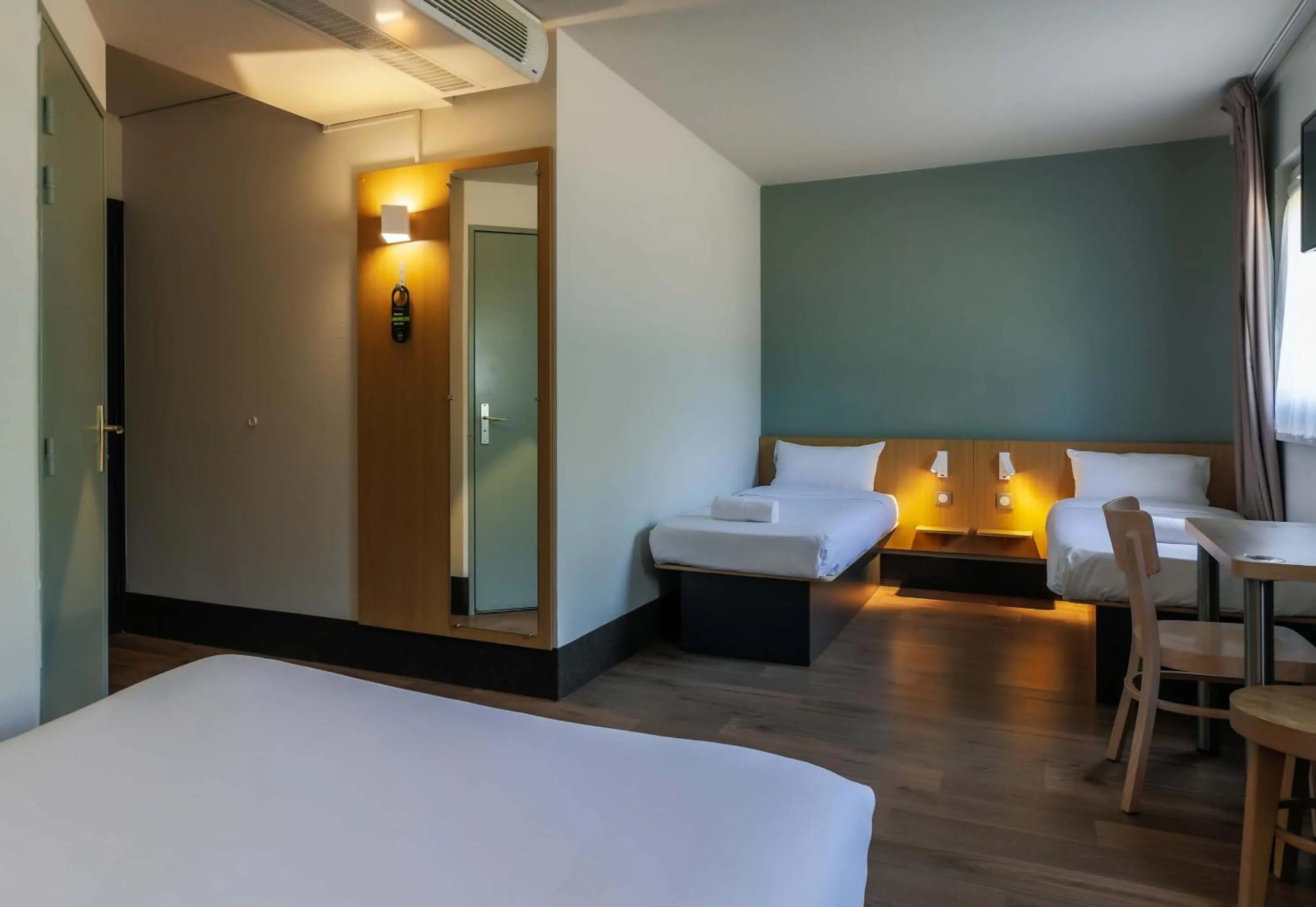 Bedroom, Bed in B&B HOTEL Freyming-Merlebach