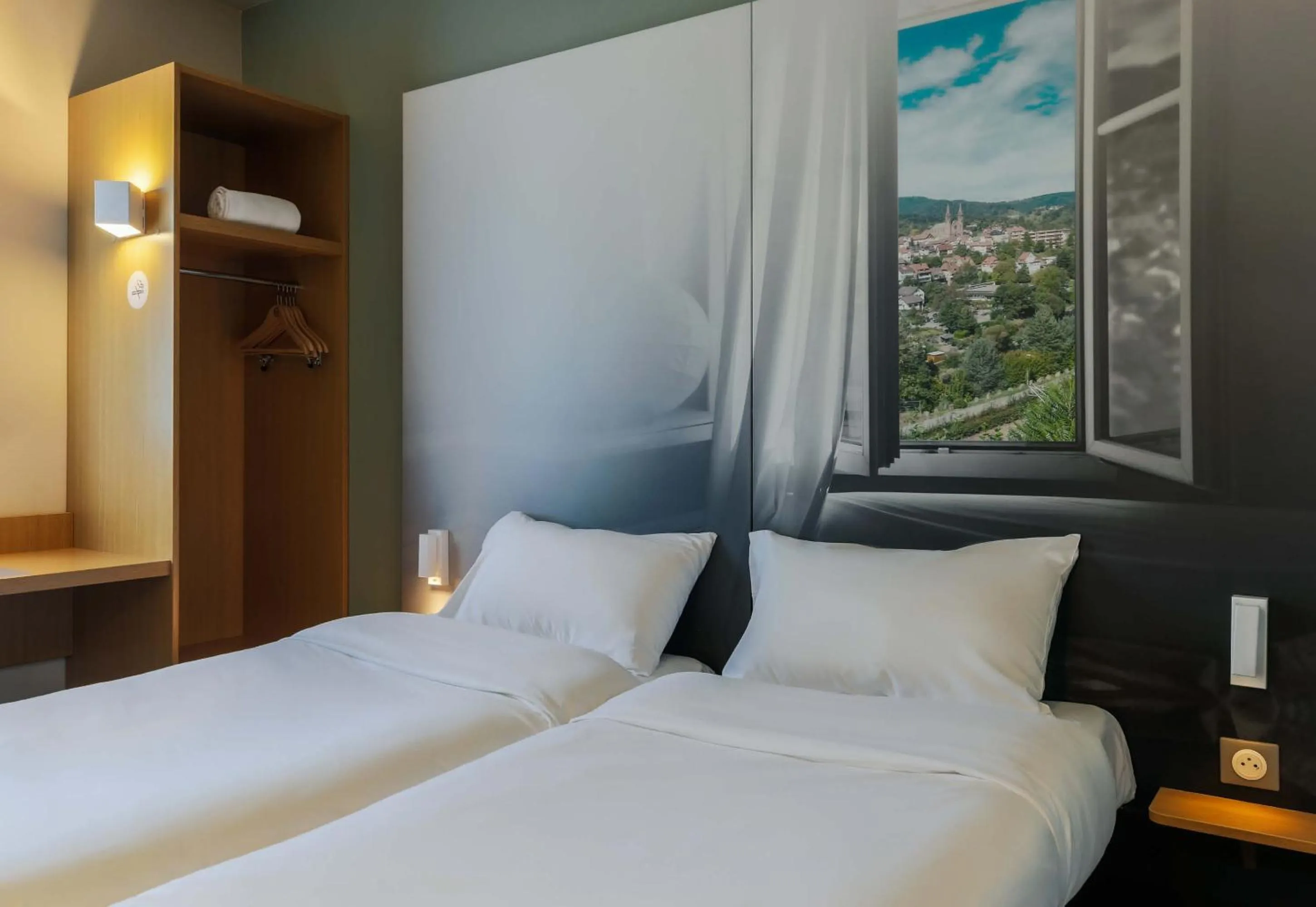 Bedroom, Bed in B&B HOTEL Freyming-Merlebach