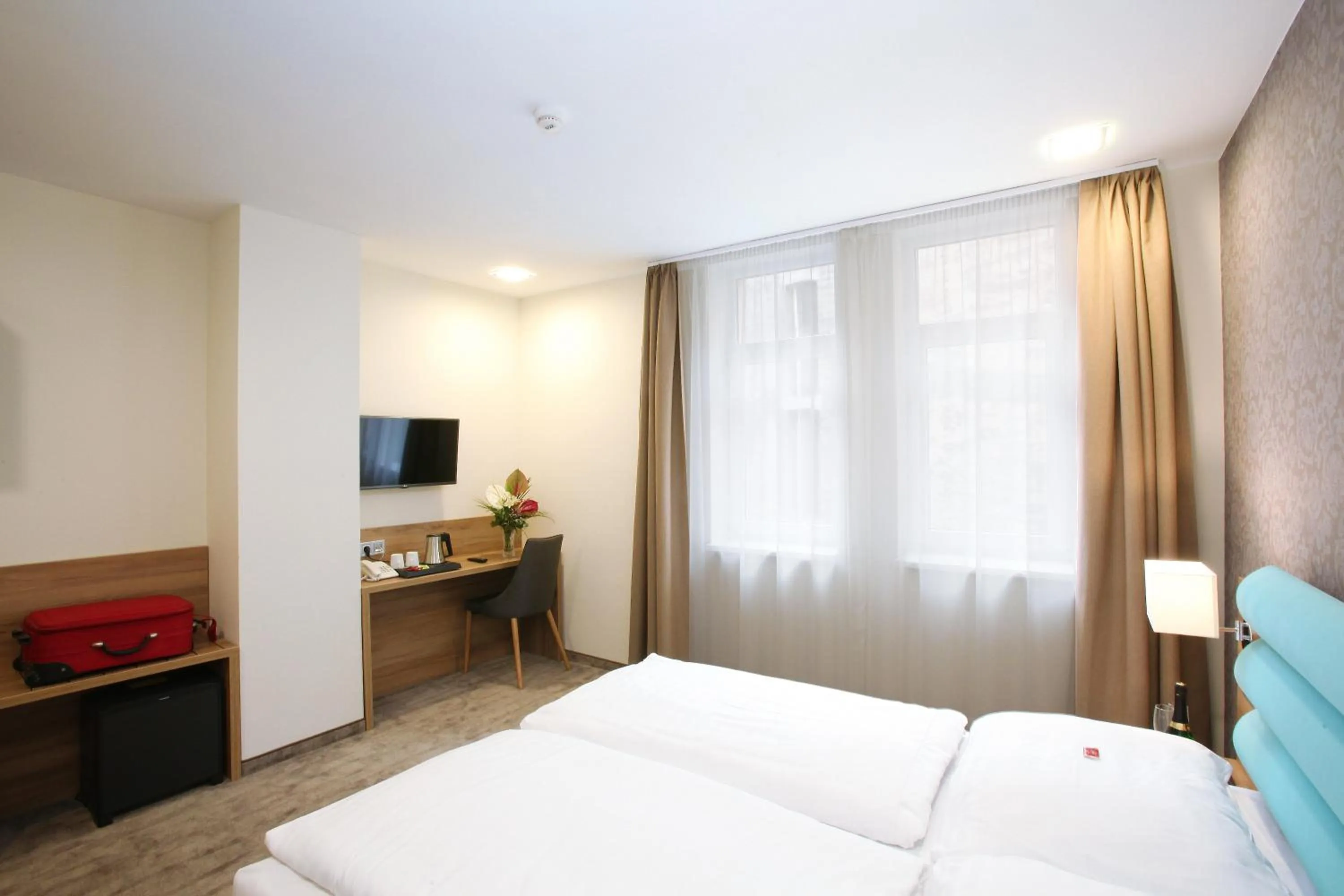 TV and multimedia, Bed in Medos Hotel