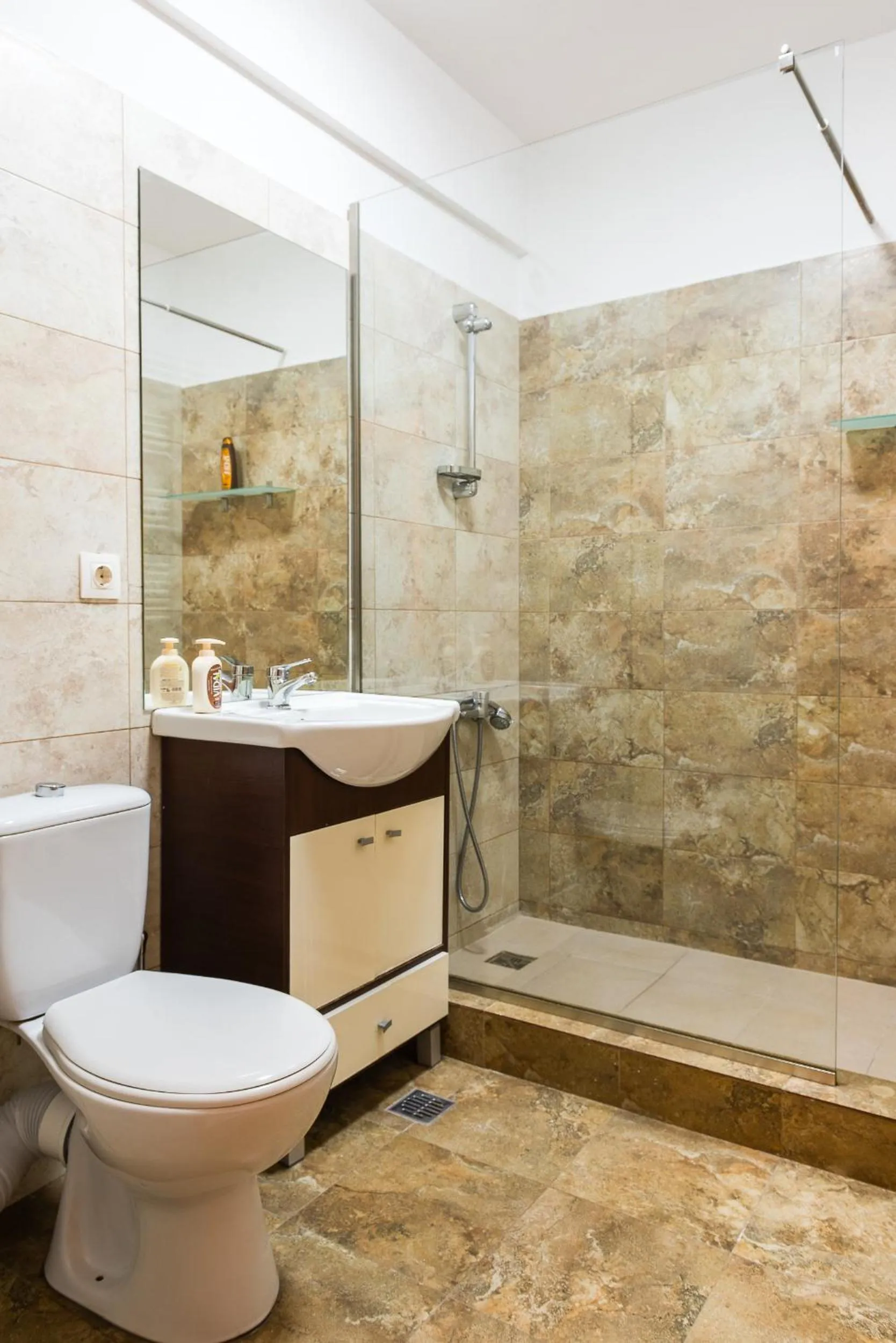 Toilet in Lujerului Studio