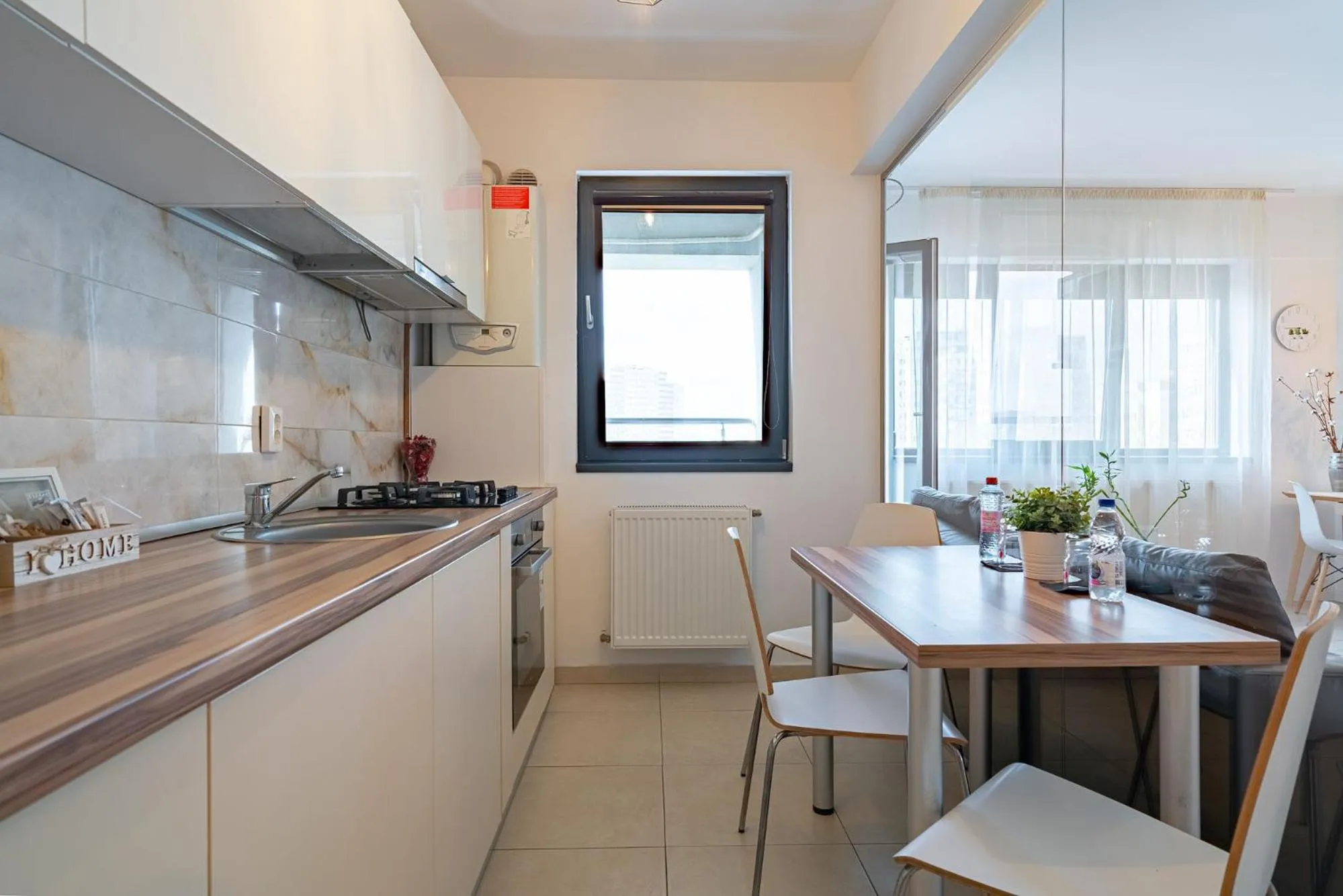 Dining area in Lujerului Studio