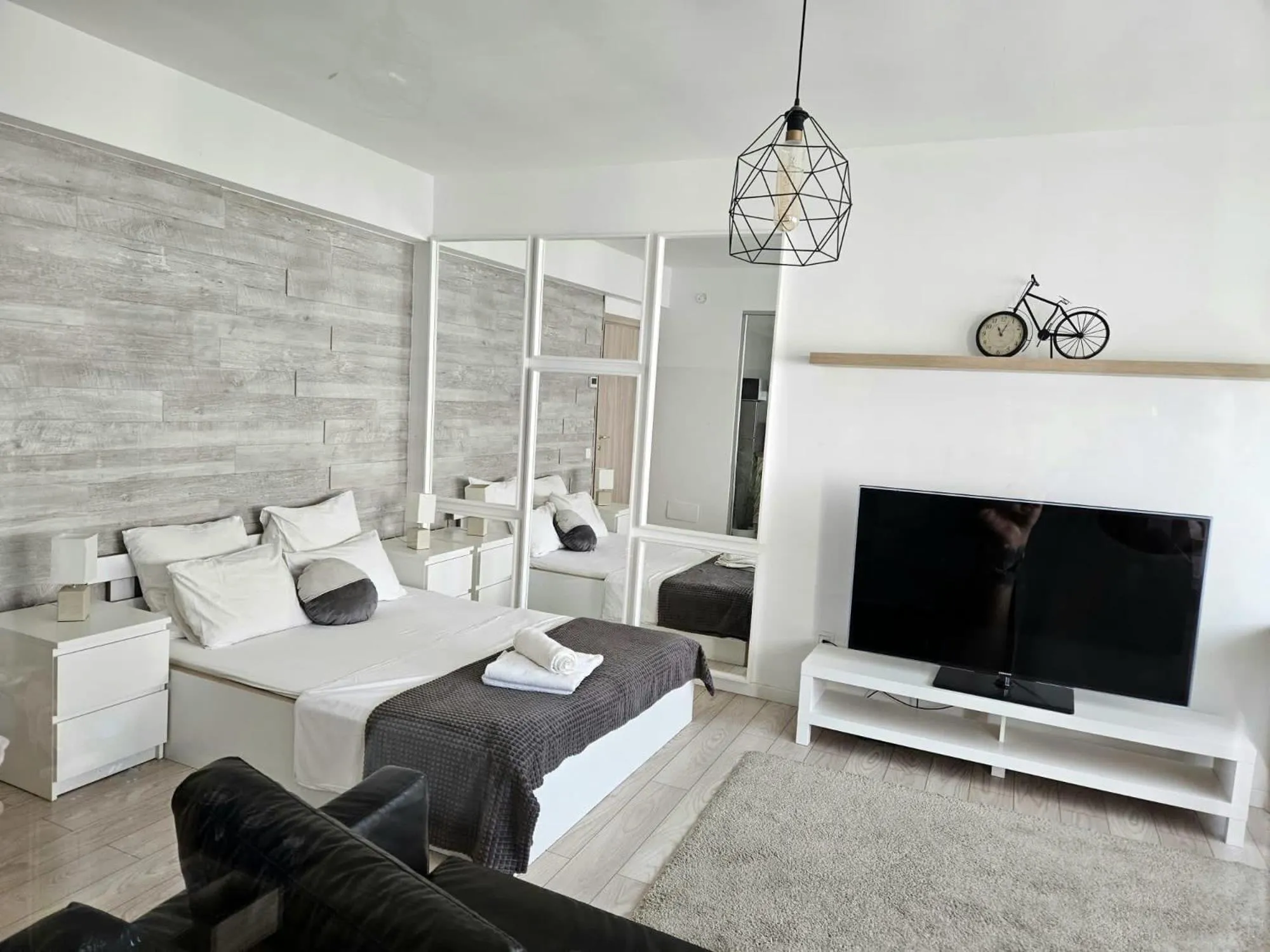 Bed in Lujerului Studio