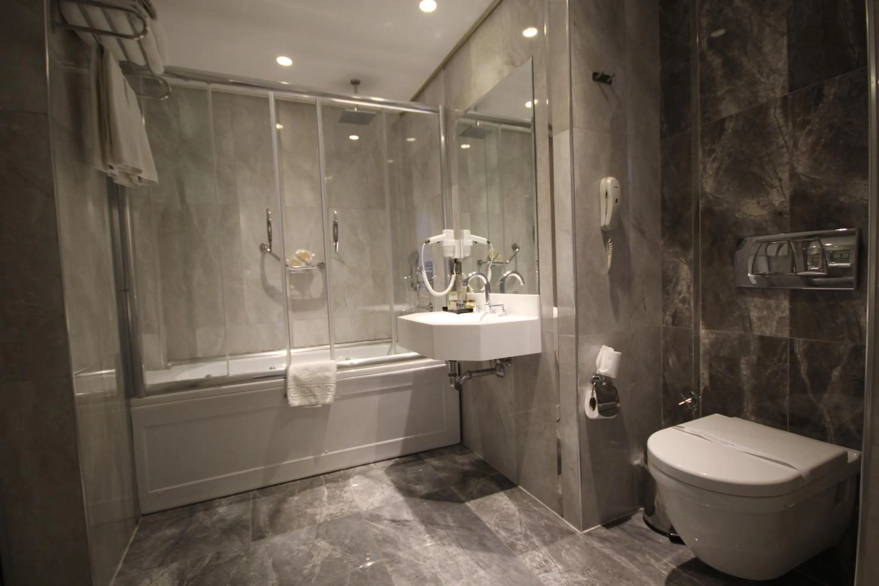 Bathroom in Seven Deep Hotel