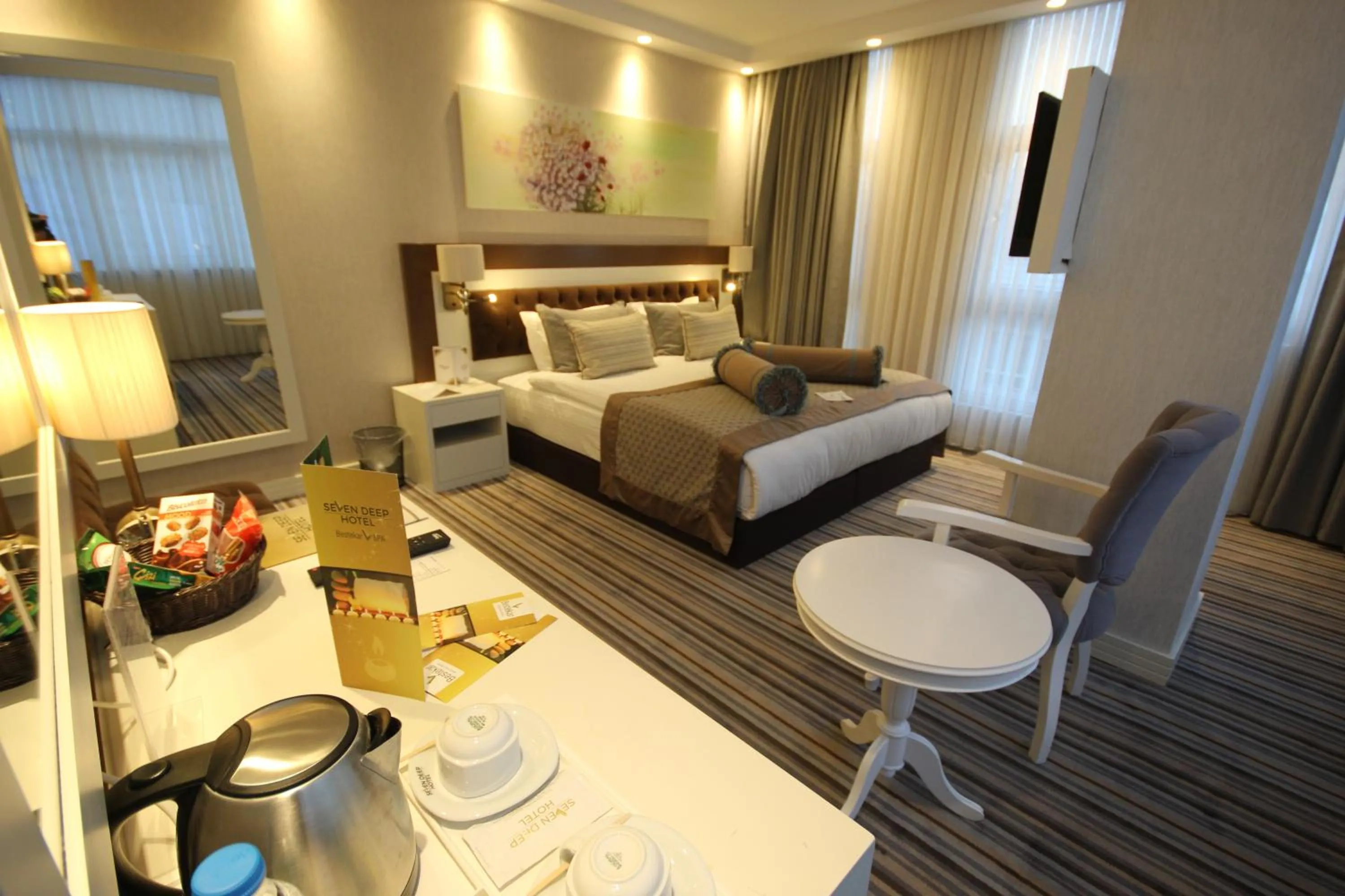 Bed in Seven Deep Hotel