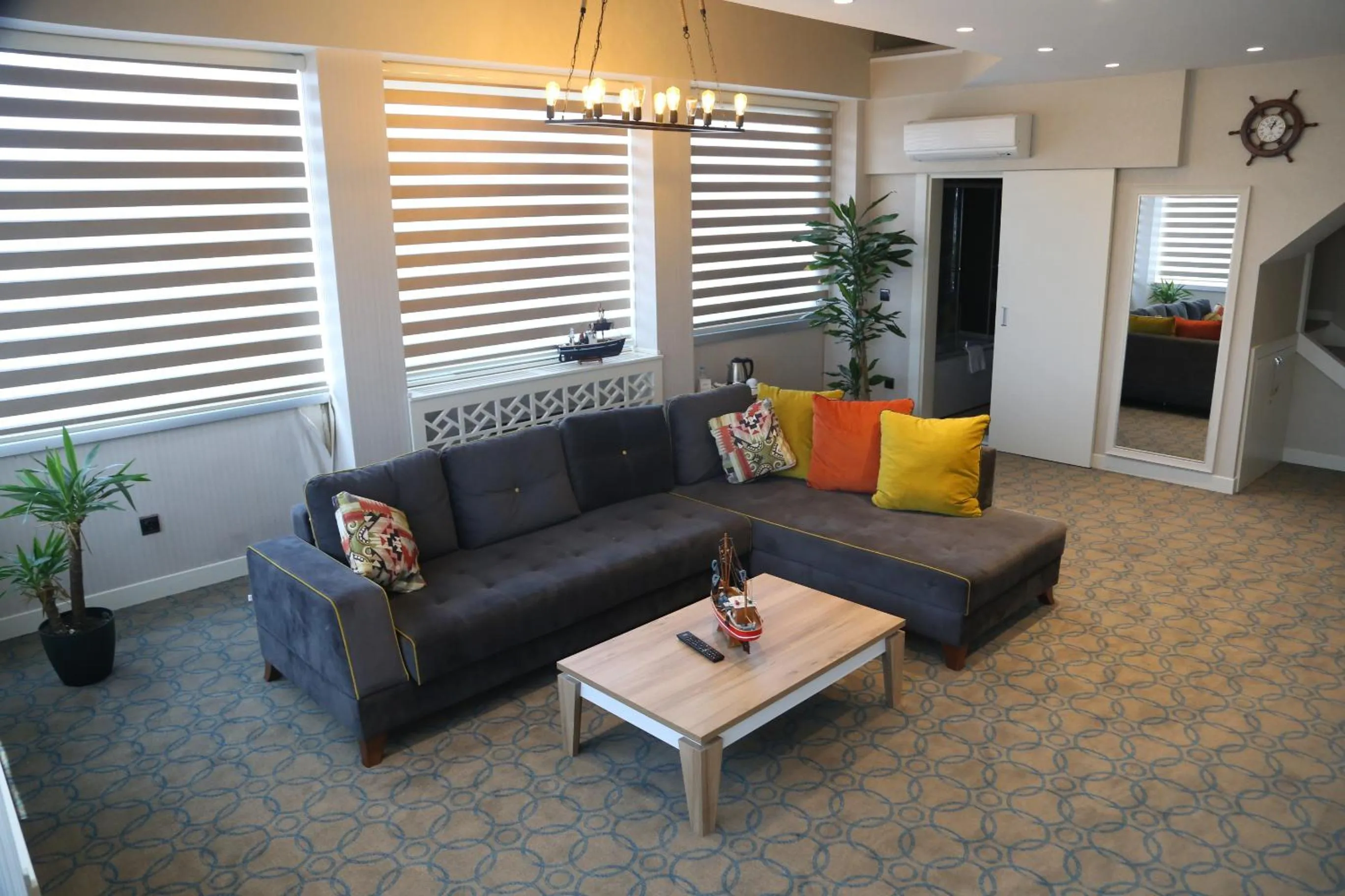 Photo of the whole room in Seven Deep Hotel