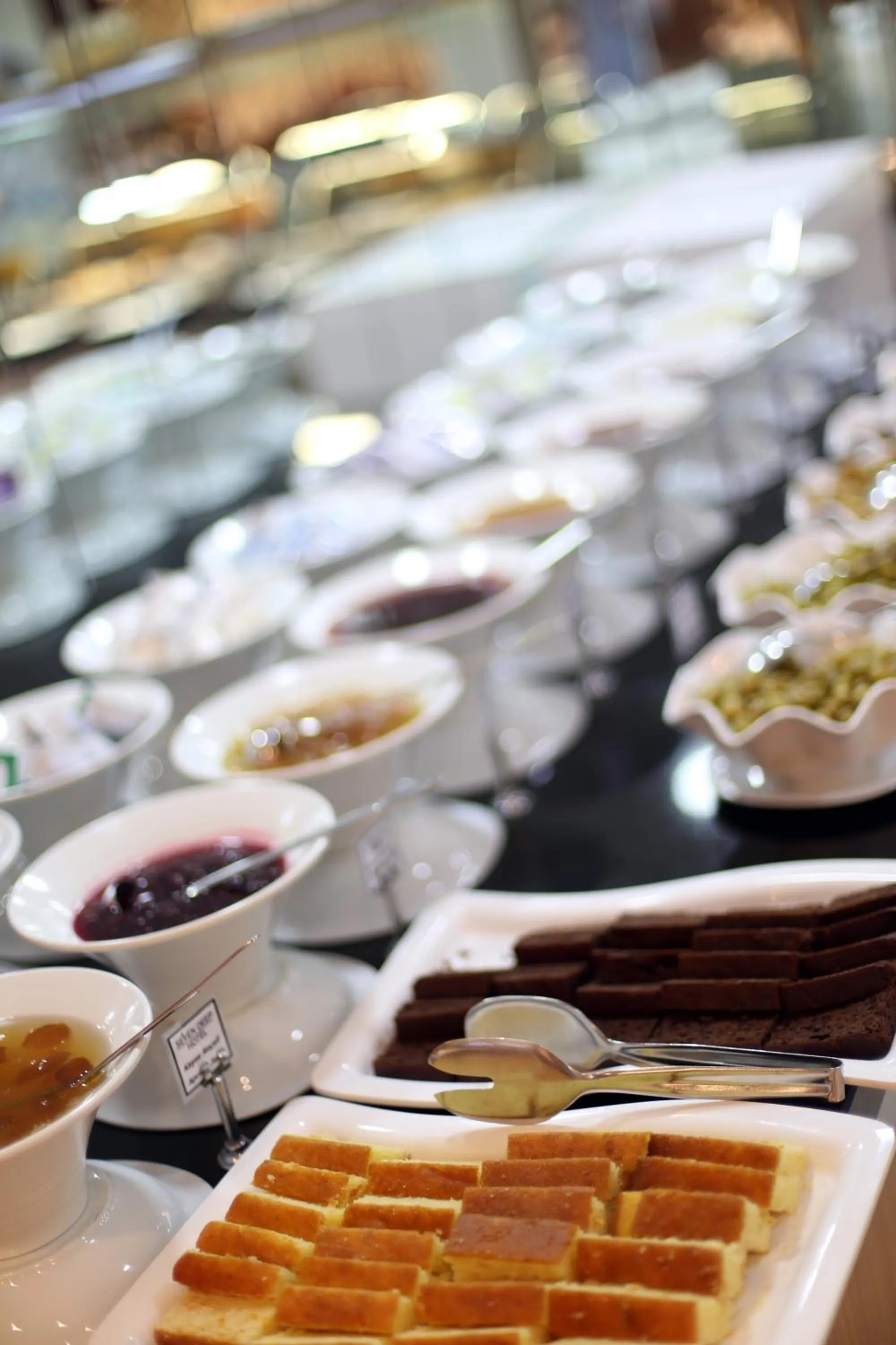 Restaurant/places to eat in Seven Deep Hotel