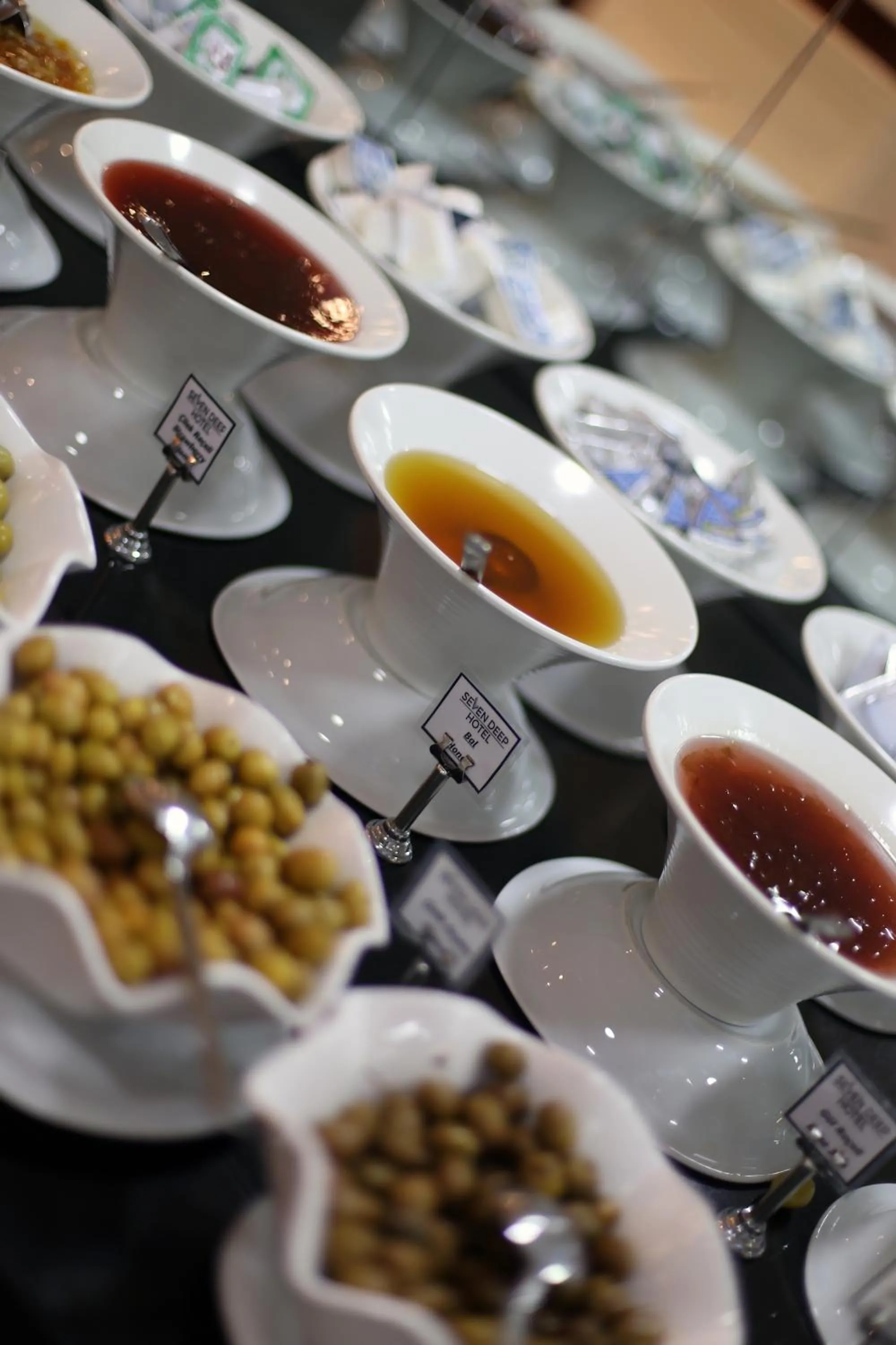 Restaurant/places to eat in Seven Deep Hotel