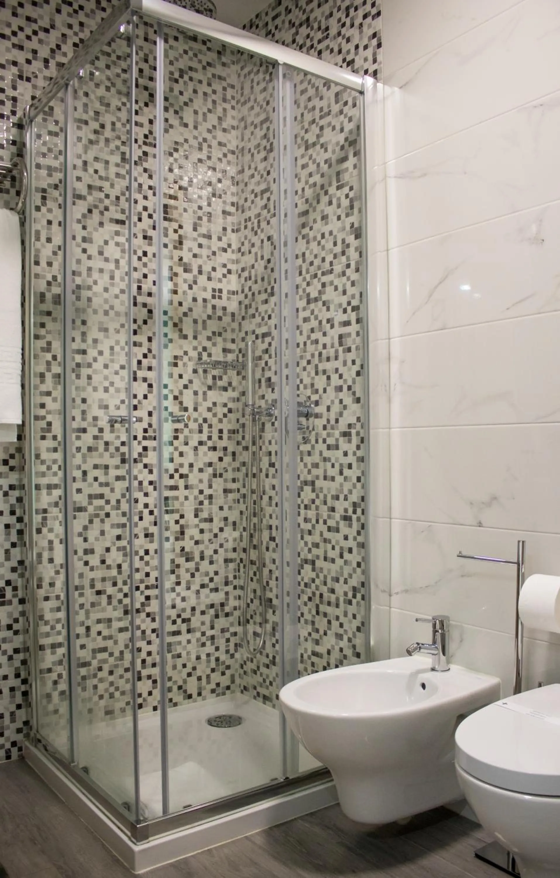 Shower in Hotel Império do Norte