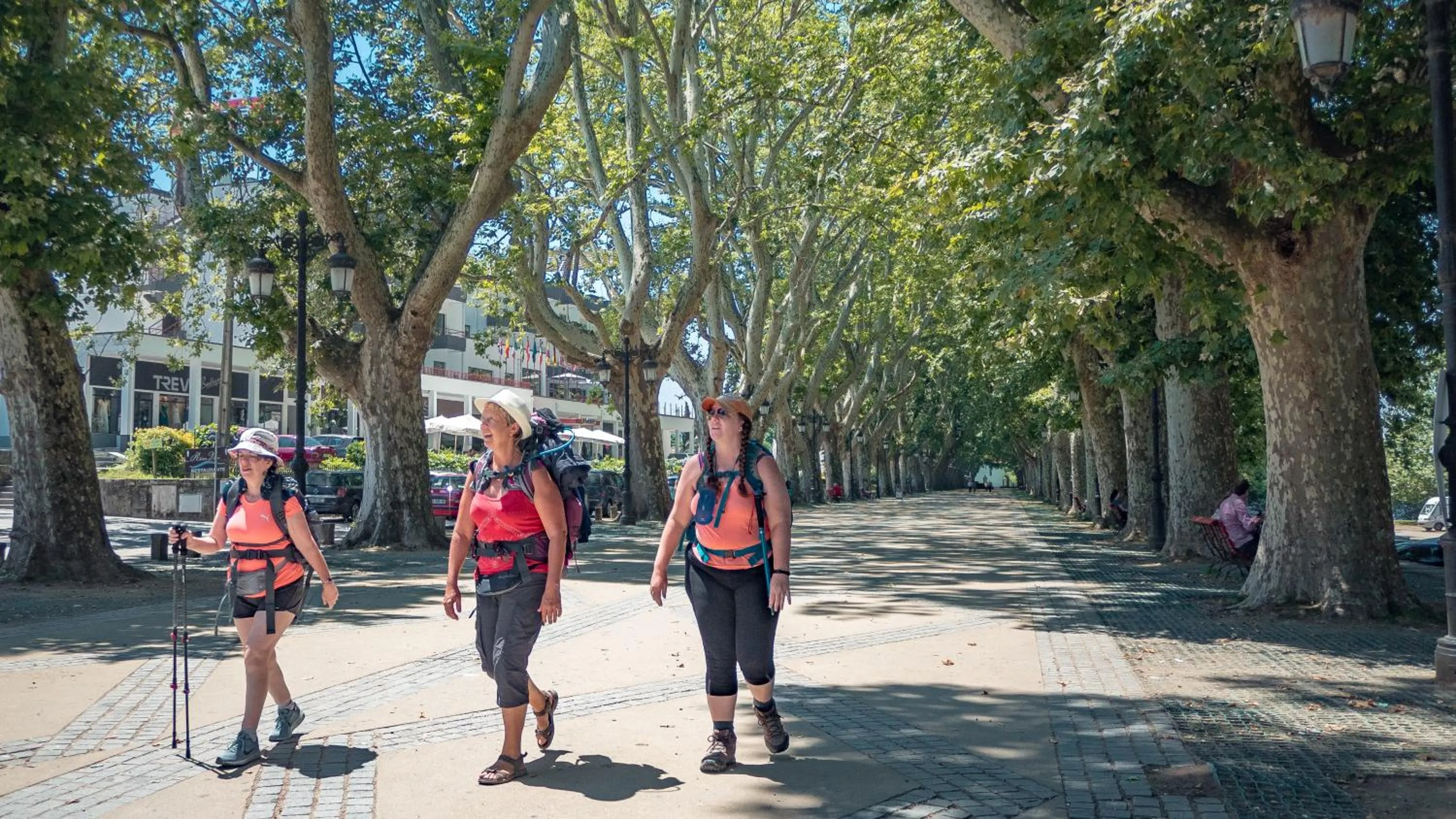 People in Hotel Império do Norte