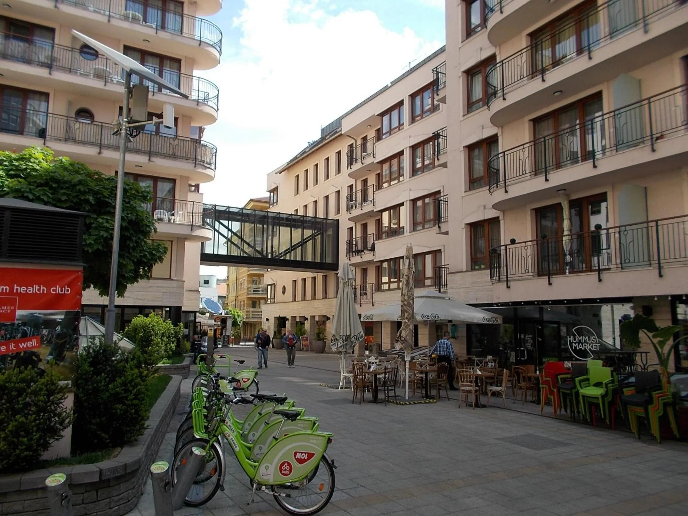 Facade/entrance in Mango Apartments