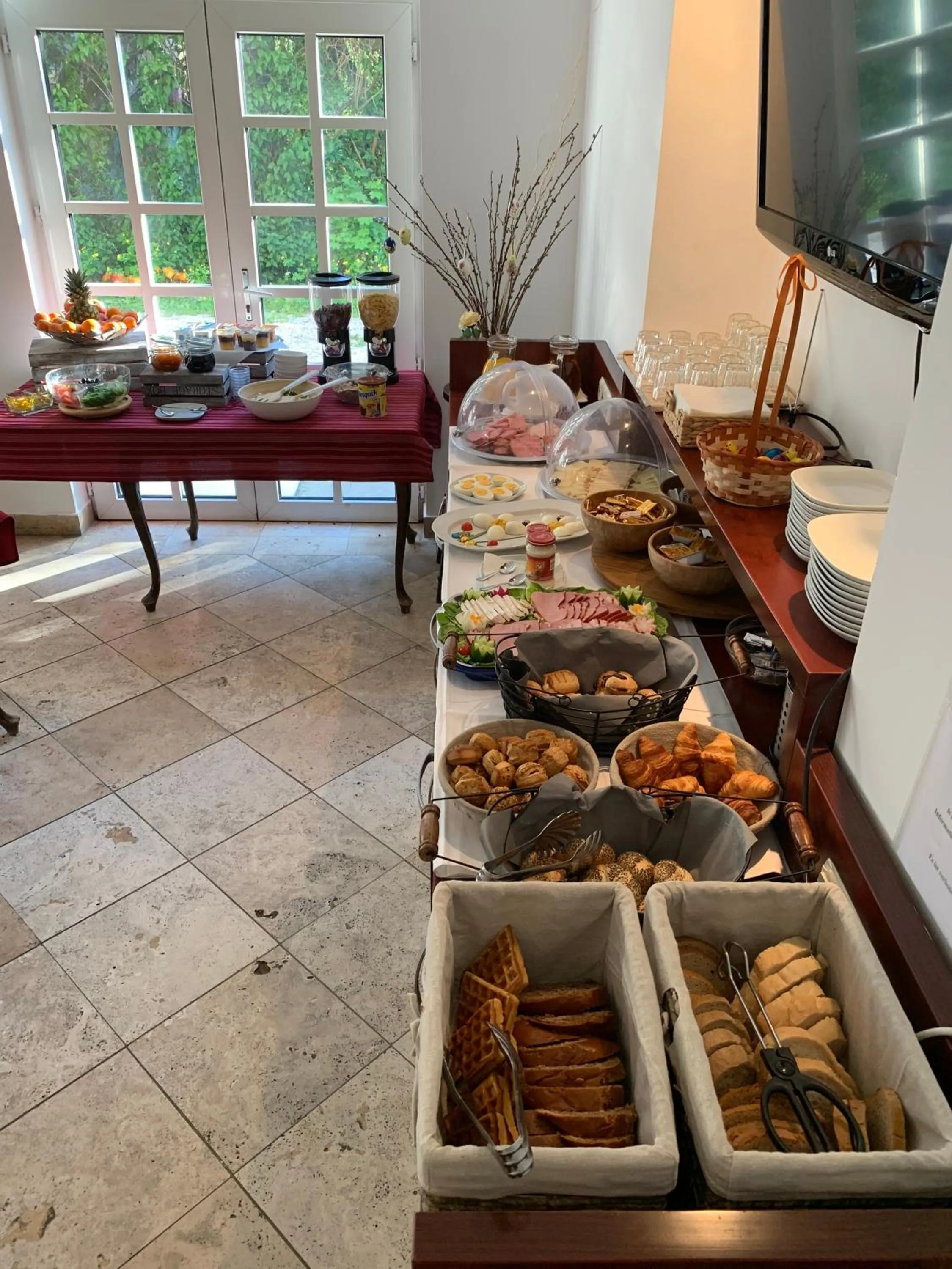 Buffet breakfast in Walzer Hotel